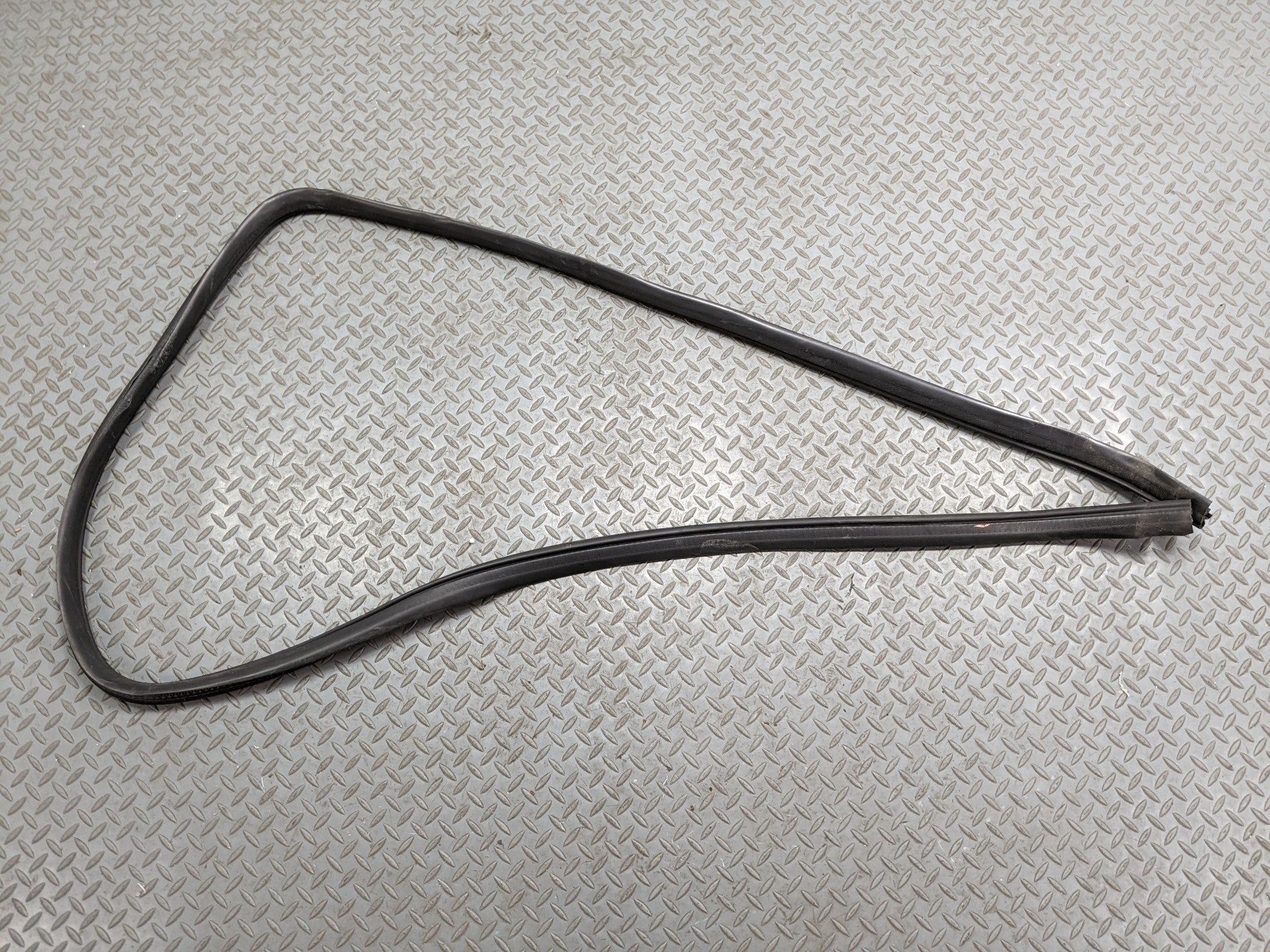 2006 - 2010 FORD EXPLORER OEM DOOR SEAL WEATHER STRIPPING RUBBER REAR LEFT SIDE