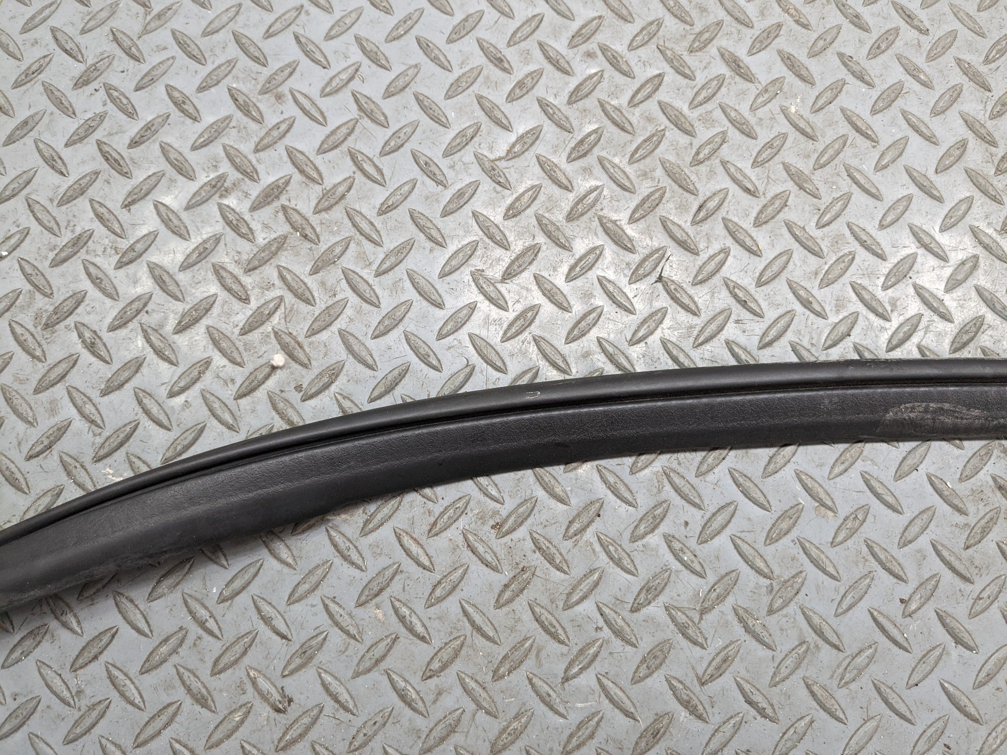 2006 - 2010 FORD EXPLORER OEM DOOR SEAL WEATHER STRIPPING RUBBER REAR LEFT SIDE