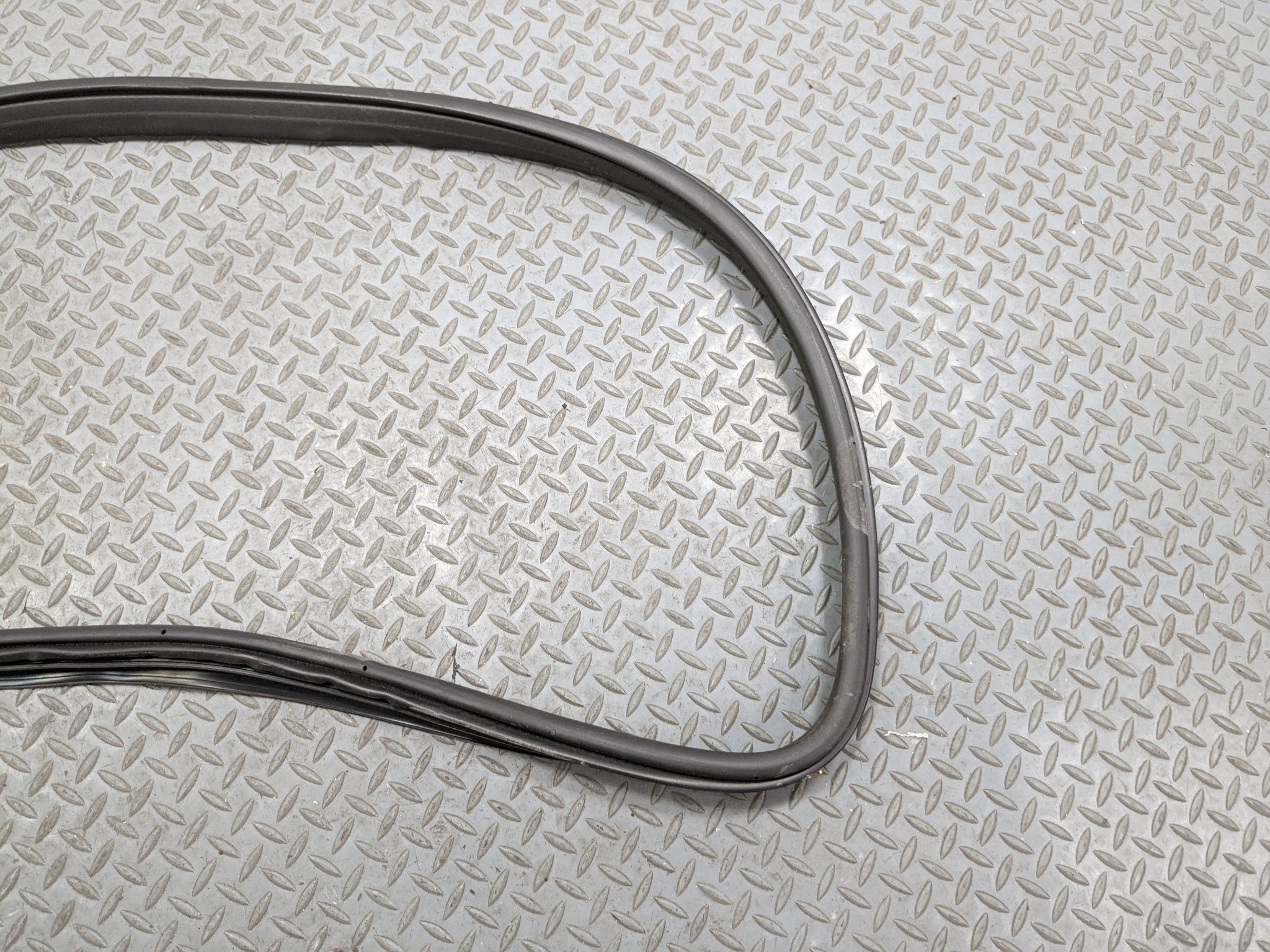 2006 - 2010 FORD EXPLORER OEM DOOR SEAL WEATHER STRIPPING RUBBER FRONT LEFT SIDE