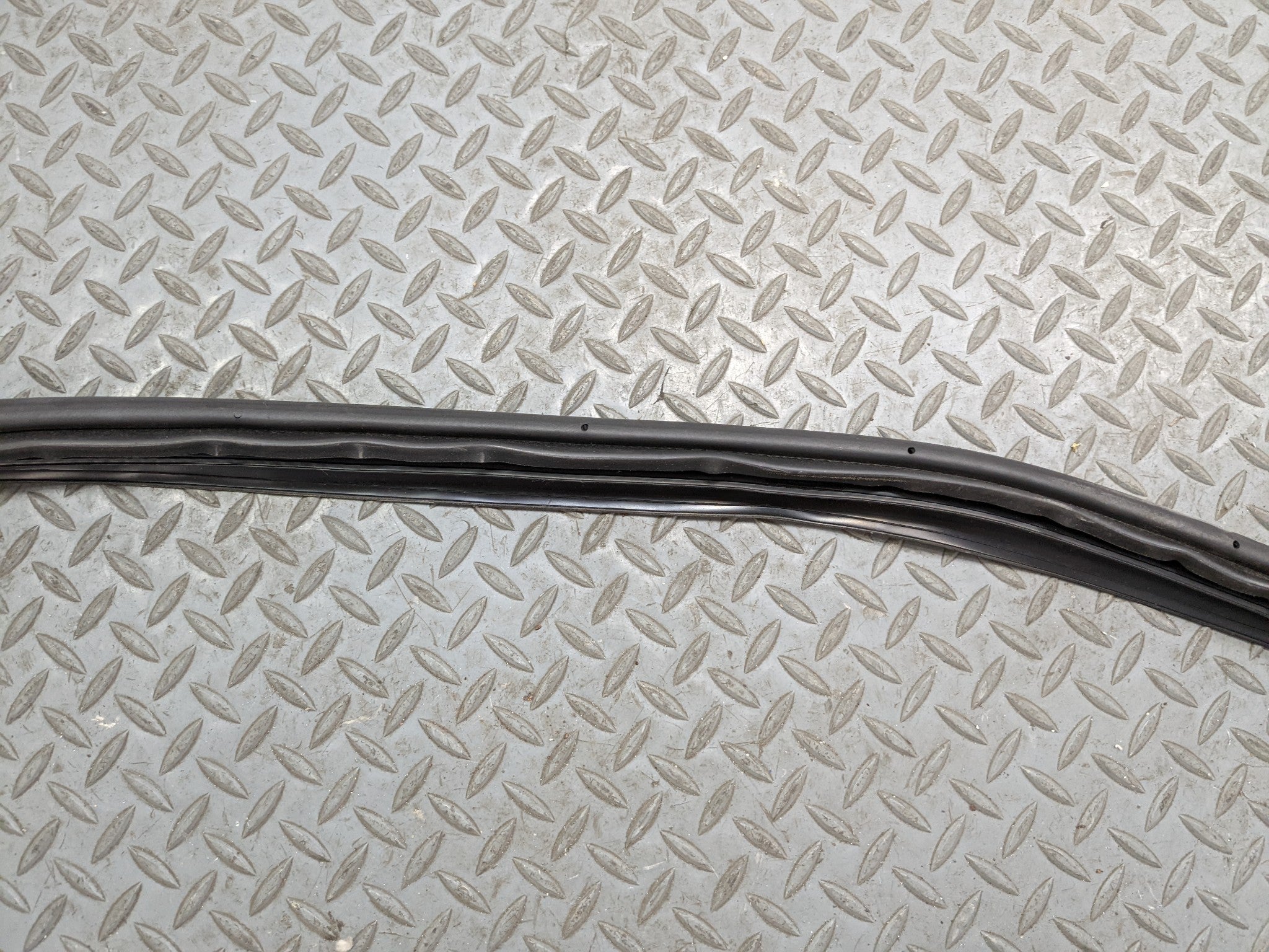 2006 - 2010 FORD EXPLORER OEM DOOR SEAL WEATHER STRIPPING RUBBER FRONT LEFT SIDE