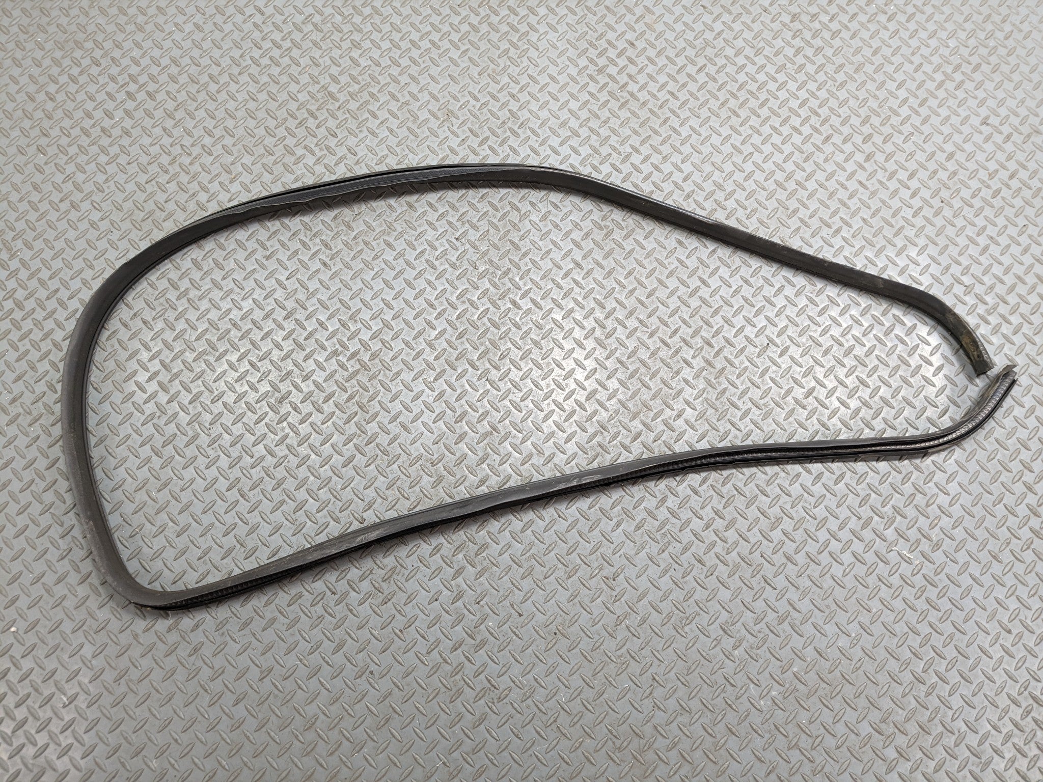 2006 - 2010 FORD EXPLORER OEM DOOR SEAL WEATHER STRIPPING RUBBER FRONT LEFT SIDE