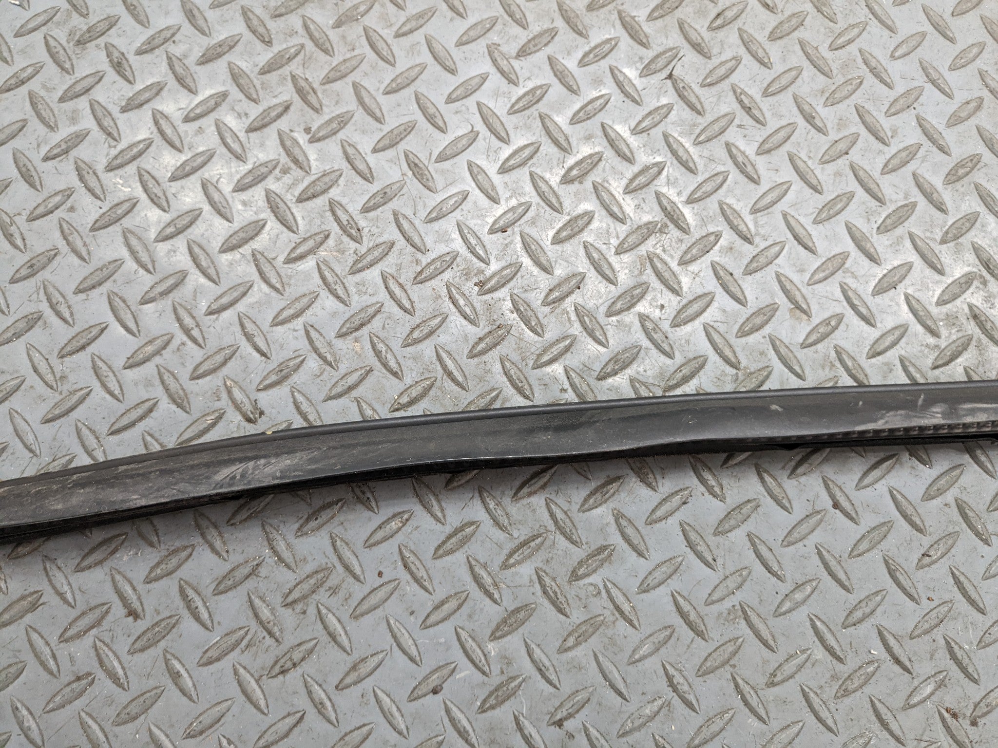 2006 - 2010 FORD EXPLORER OEM DOOR SEAL WEATHER STRIPPING RUBBER FRONT LEFT SIDE