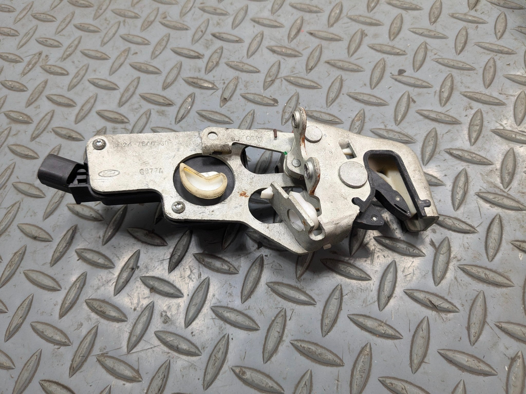 2006 - 2010 FORD EXPLORER OEM TRUNK LID LATCH LOCK RELEASE ACTUATOR REAR