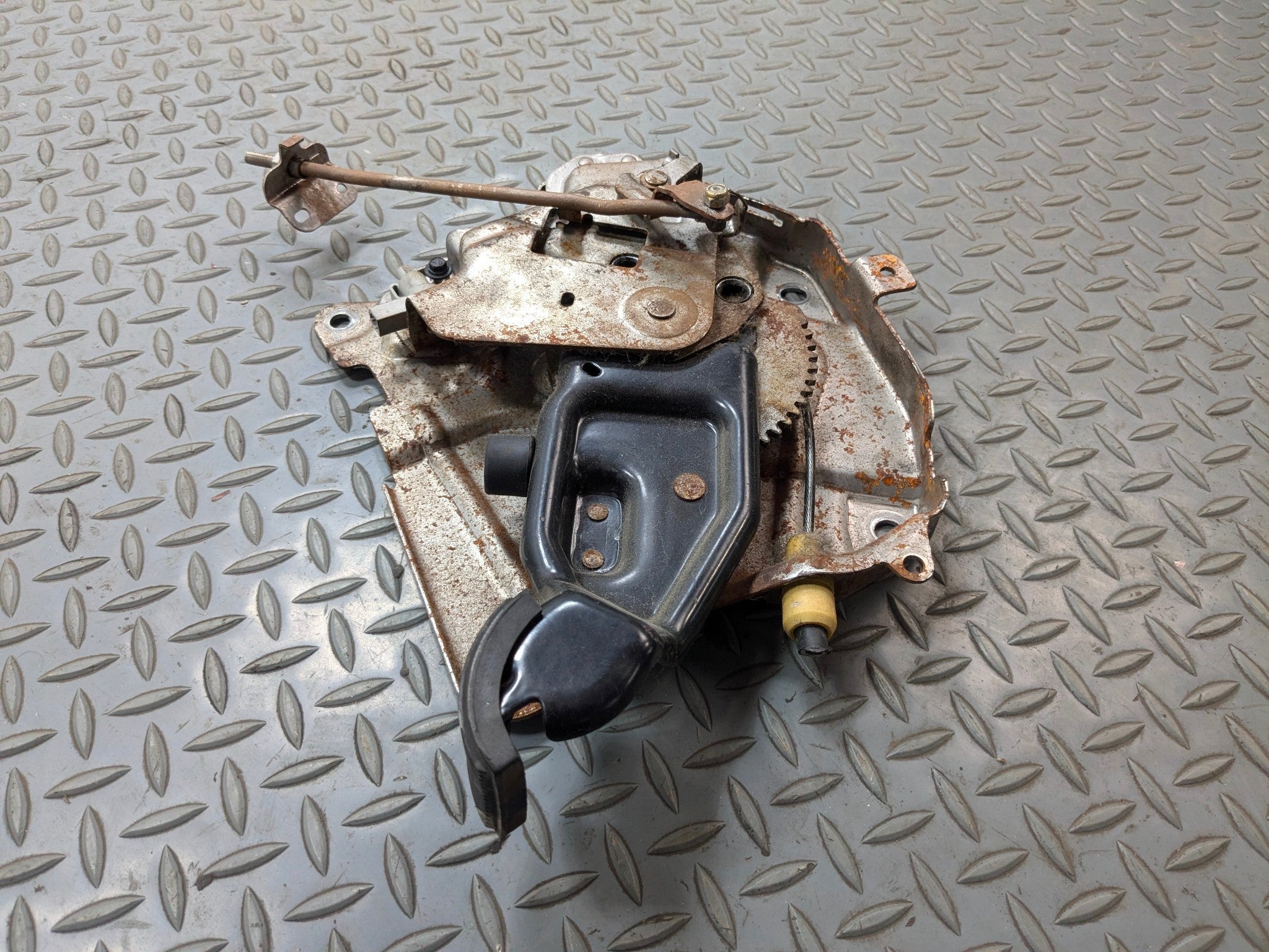 2006 - 2010 FORD EXPLORER OEM EMERGENCY BRAKE STOP FOOT PEDAL WITH BRACKET