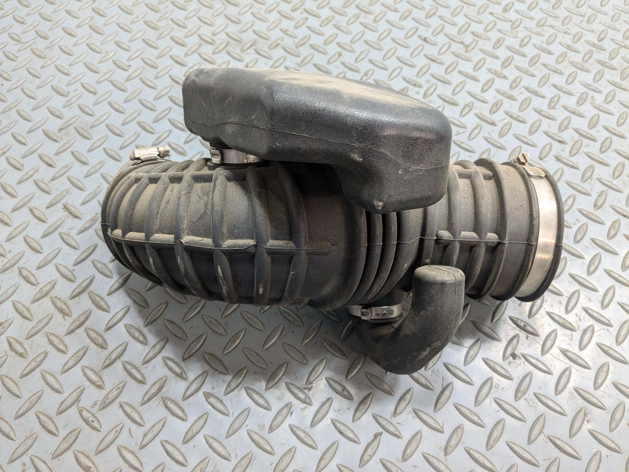 2006 - 2010 FORD EXPLORER OEM AIR INTAKE DUCT TUBE HOSE WITH RESONATOR