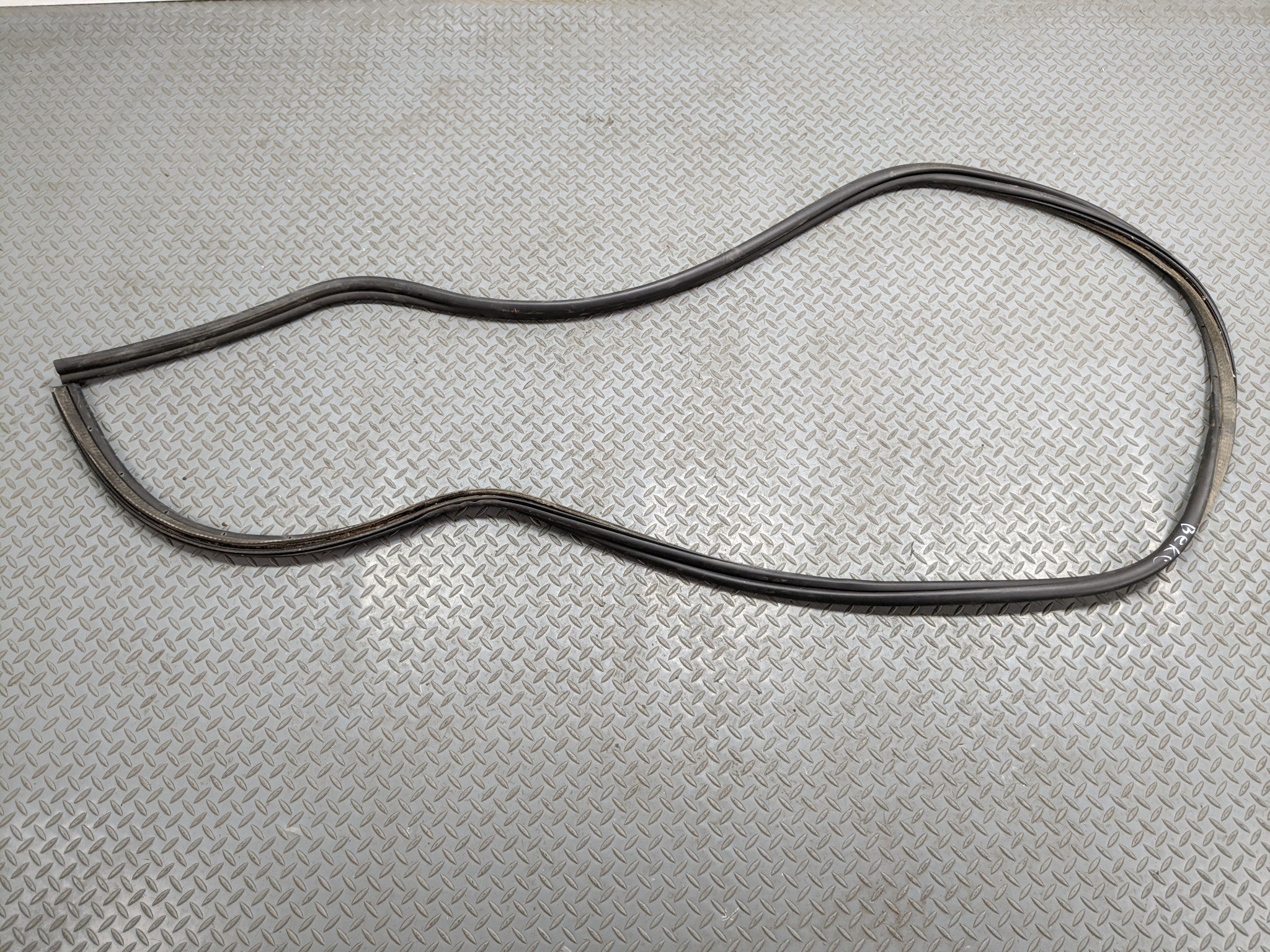 2006 - 2010 FORD EXPLORER OEM DOOR SEAL WEATHER STRIPPING RUBBER REAR TRUNK