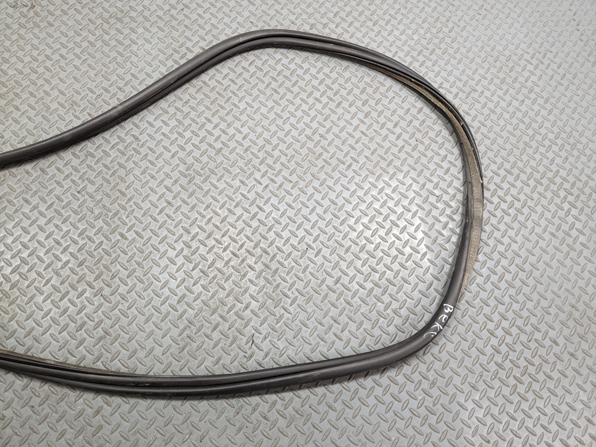 2006 - 2010 FORD EXPLORER OEM DOOR SEAL WEATHER STRIPPING RUBBER REAR TRUNK