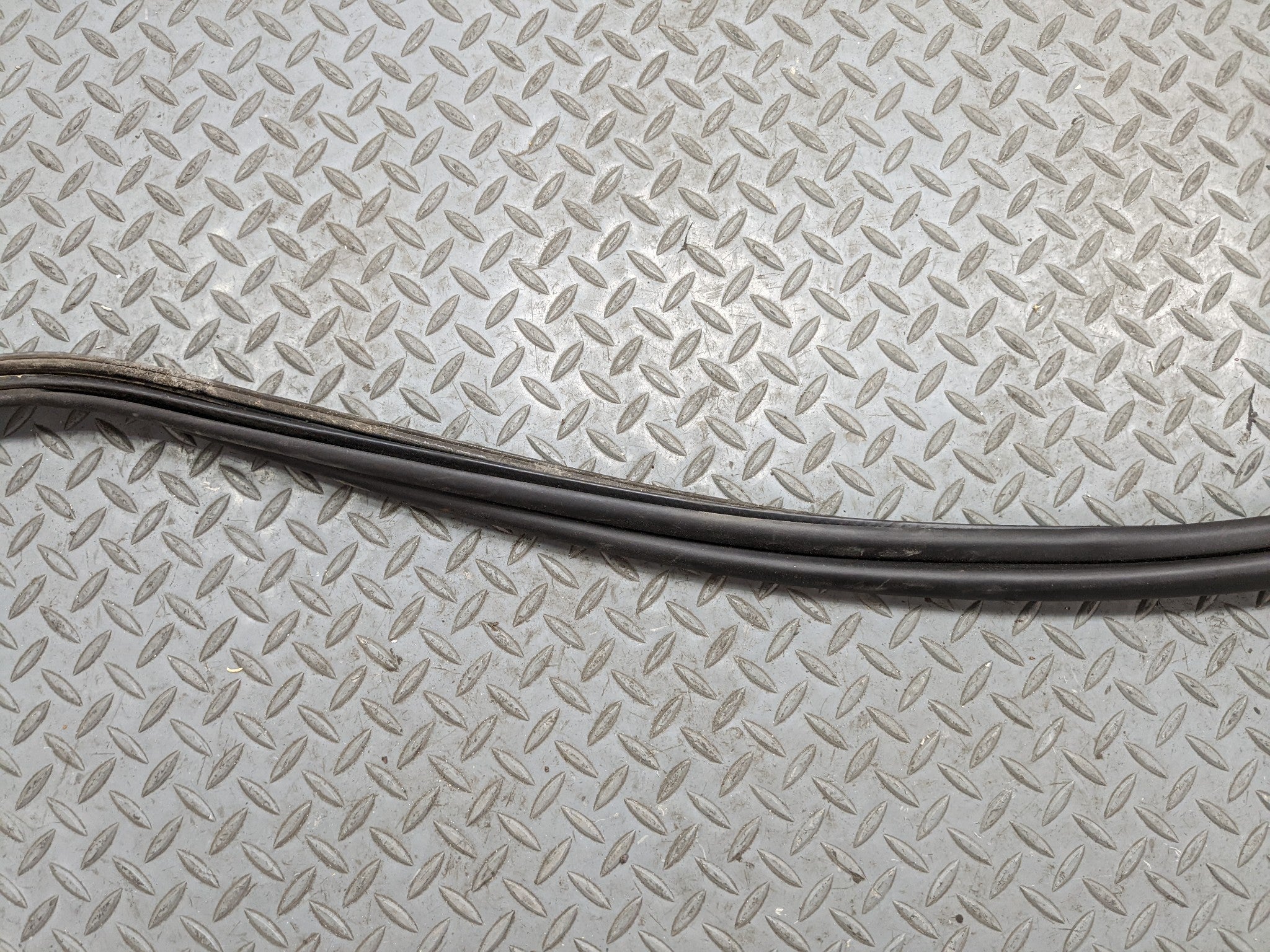 2006 - 2010 FORD EXPLORER OEM DOOR SEAL WEATHER STRIPPING RUBBER REAR TRUNK