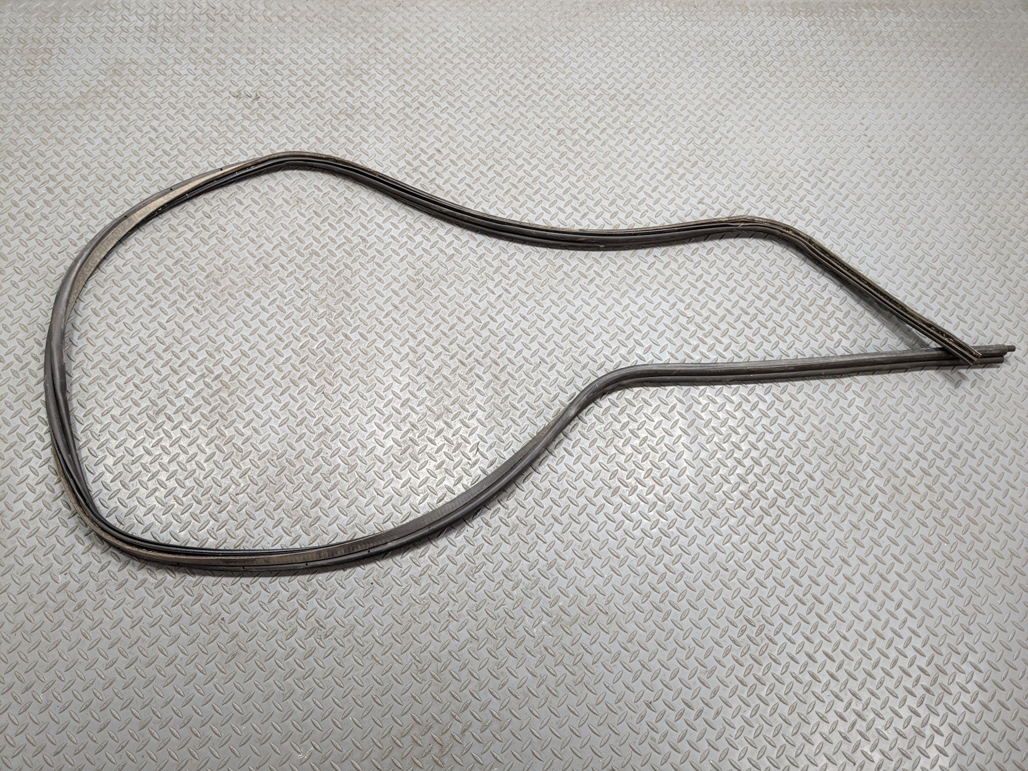 2006 - 2010 FORD EXPLORER OEM DOOR SEAL WEATHER STRIPPING RUBBER REAR TRUNK