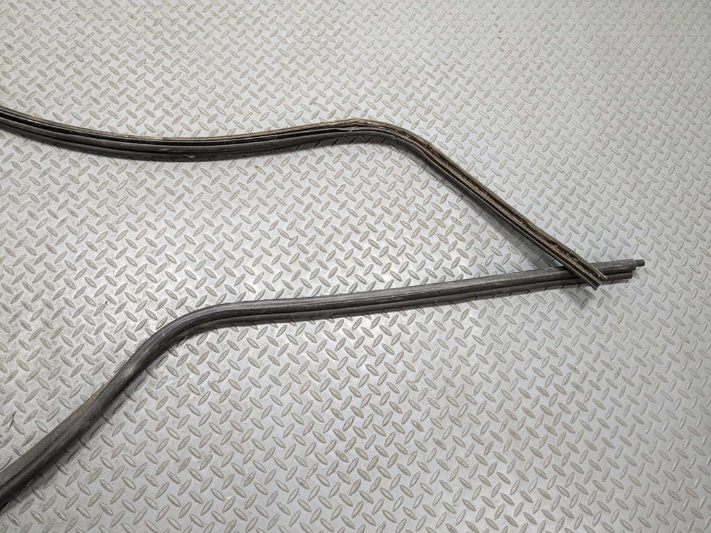 2006 - 2010 FORD EXPLORER OEM DOOR SEAL WEATHER STRIPPING RUBBER REAR TRUNK