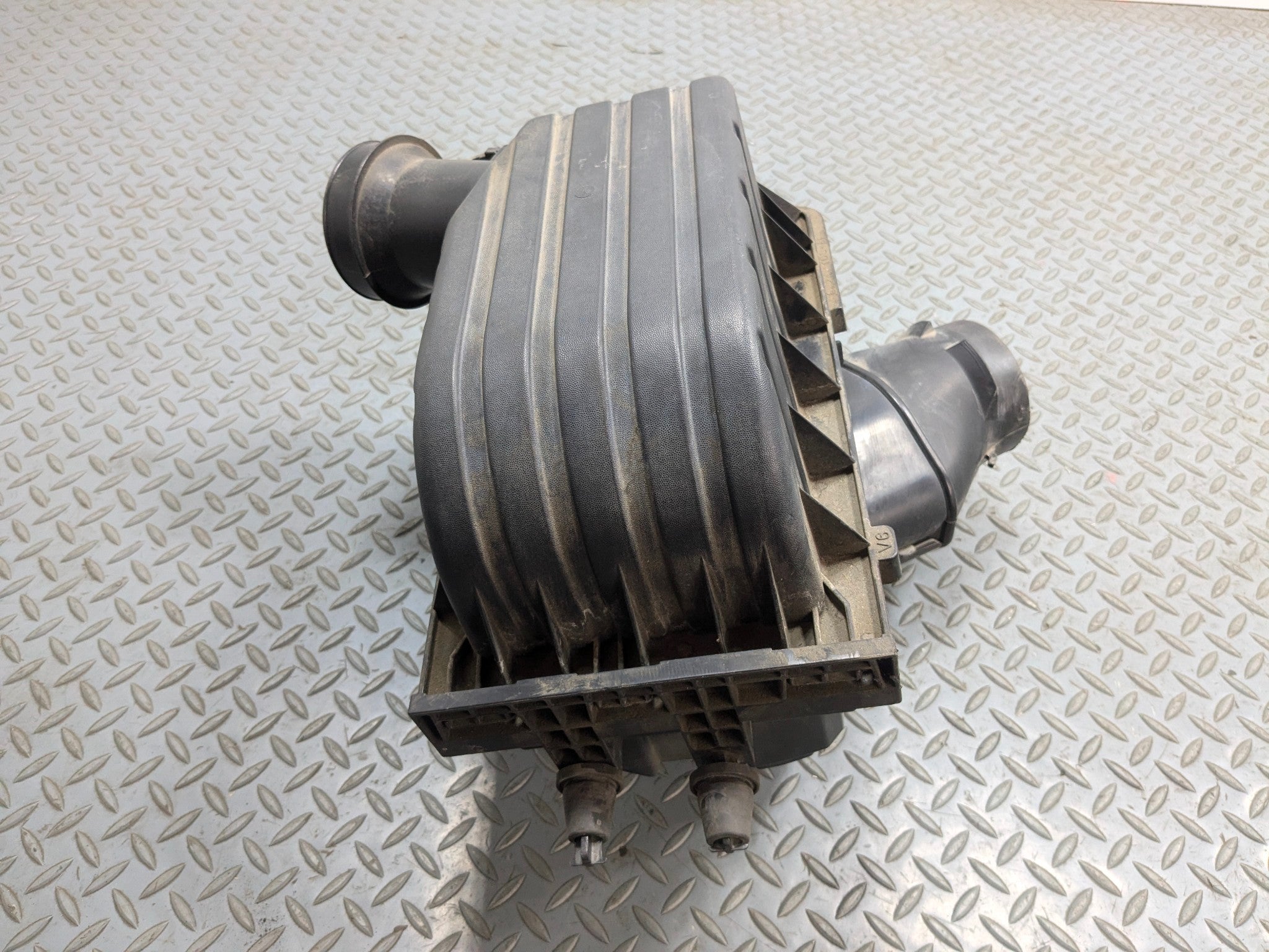 2006 - 2010 FORD EXPLORER OEM AIR CLEANER FILTER INTAKE BOX HOUSING ASSEMBLY