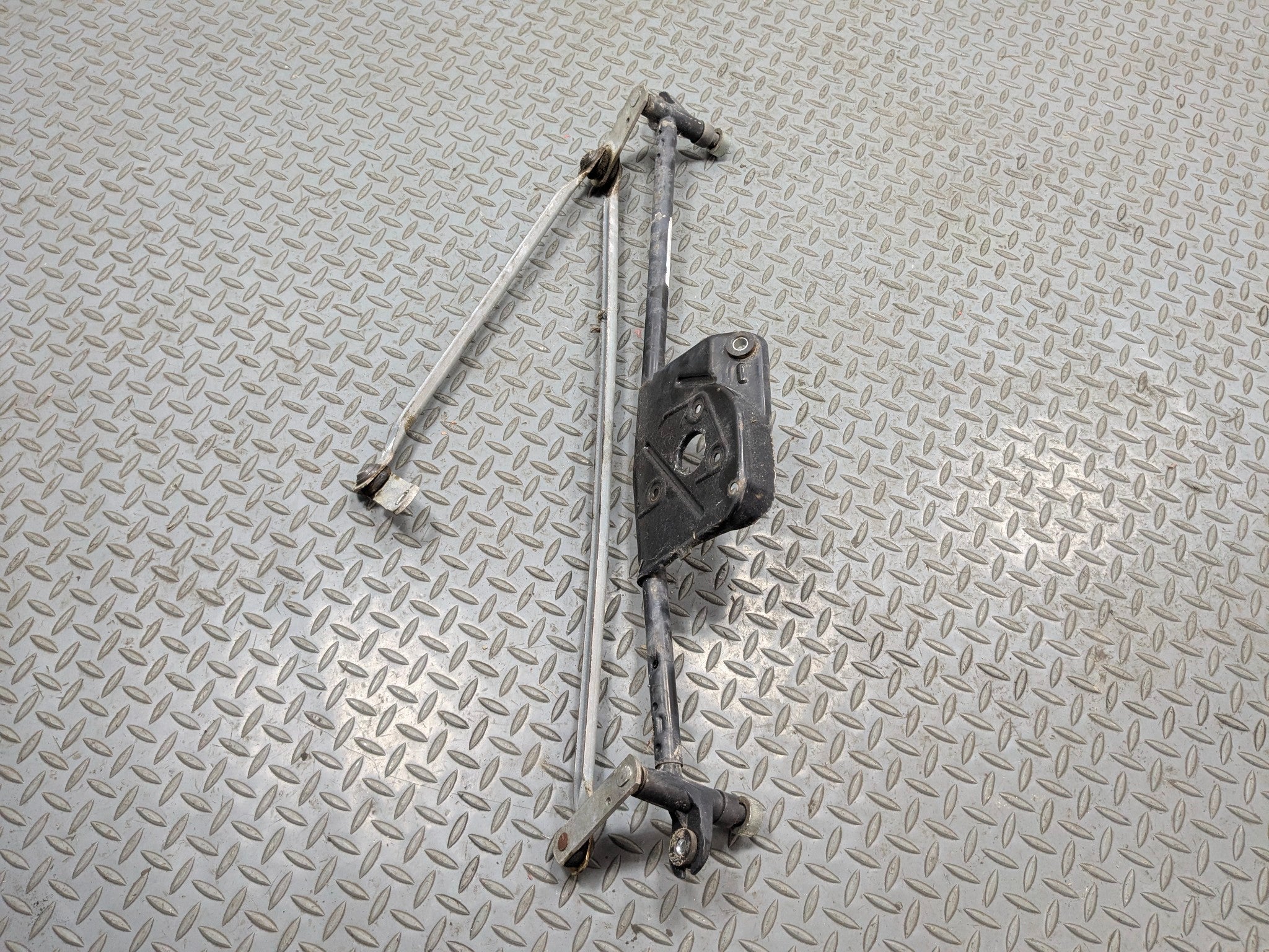 2006 - 2010 FORD EXPLORER OEM FRONT WINDSHIELD WIPER TRANSMISSION LINKAGE