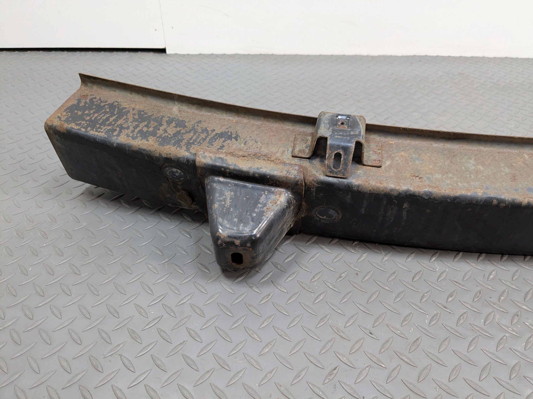 2006 - 2010 FORD EXPLORER OEM FRONT BUMPER REINFORCEMENT IMPACT ABSORBER BAR
