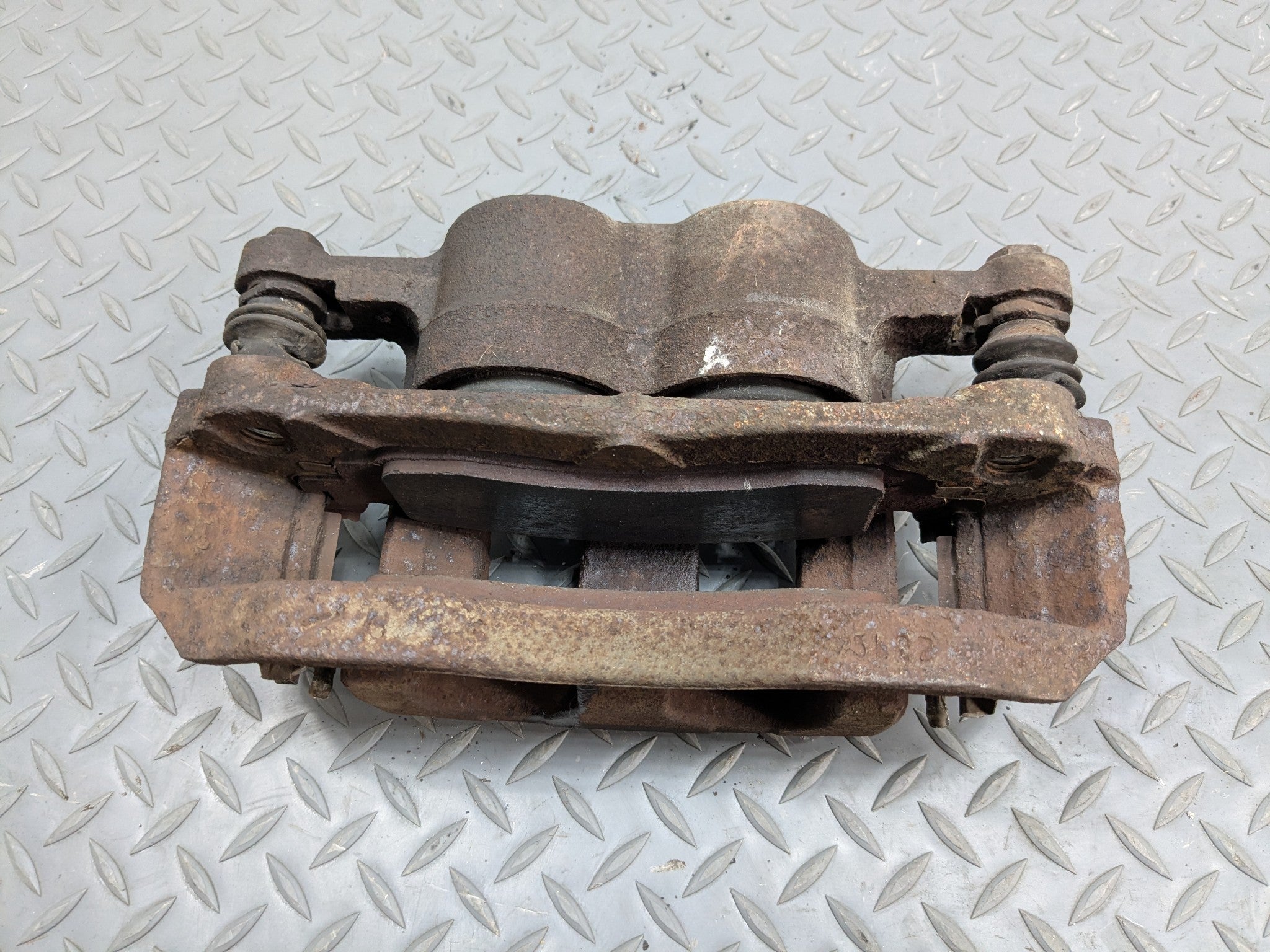 2006 - 2010 FORD EXPLORER OEM BRAKE CALIPER ASSEMBLY FRONT LEFT DRIVER SIDE