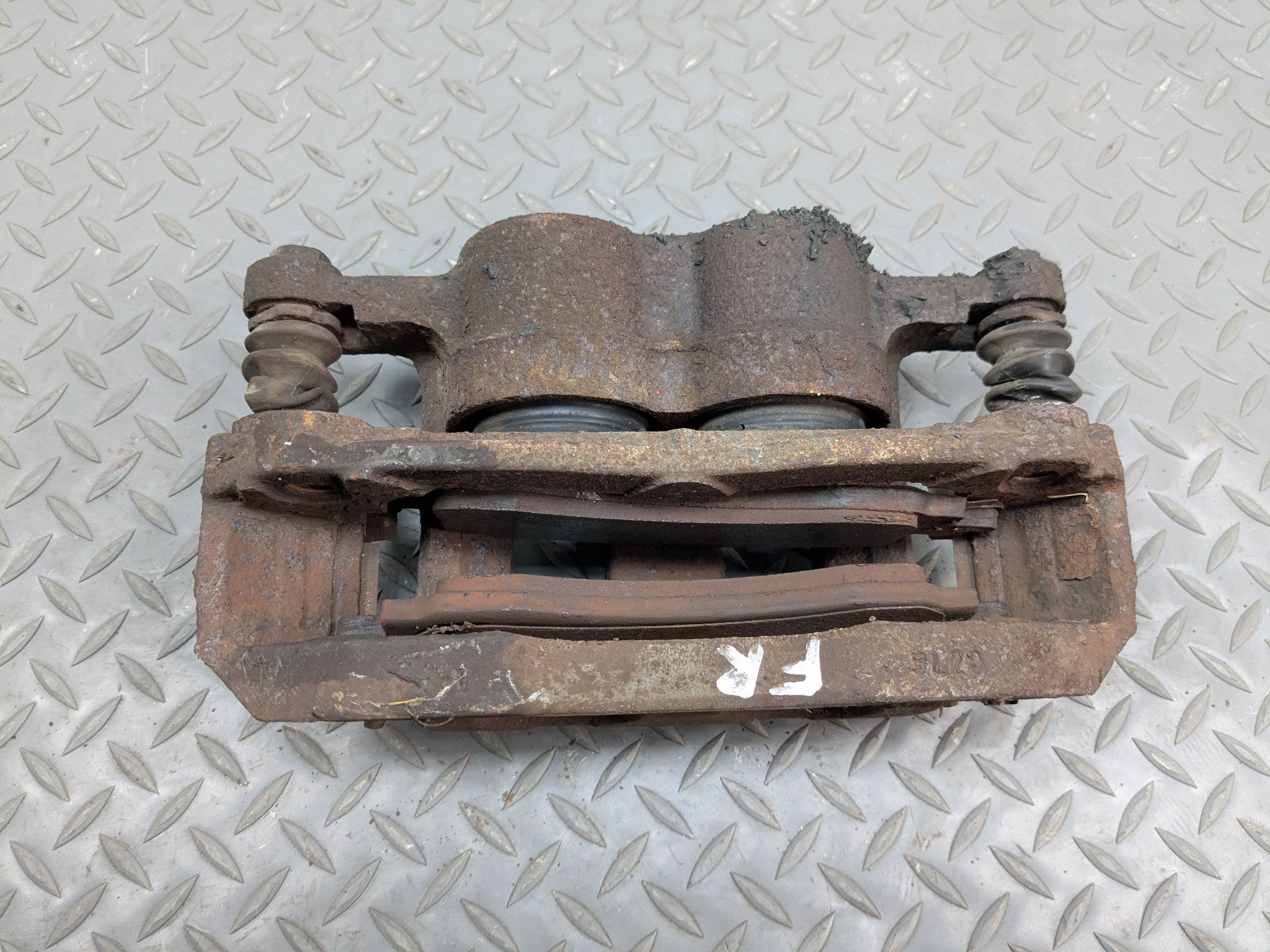 2006 - 2010 FORD EXPLORER OEM BRAKE CALIPER ASSEMBLY FRONT RIGHT PASSENGER SIDE