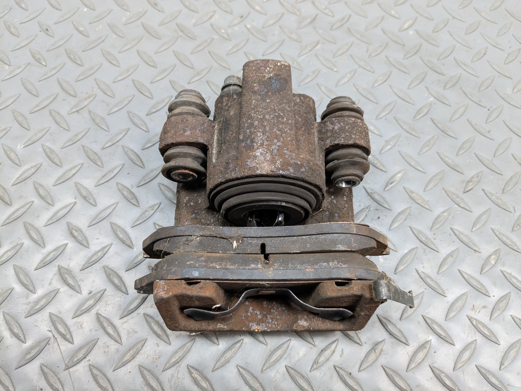 2006 - 2010 FORD EXPLORER OEM BRAKE CALIPER ASSEMBLY REAR RIGHT PASSENGER SIDE