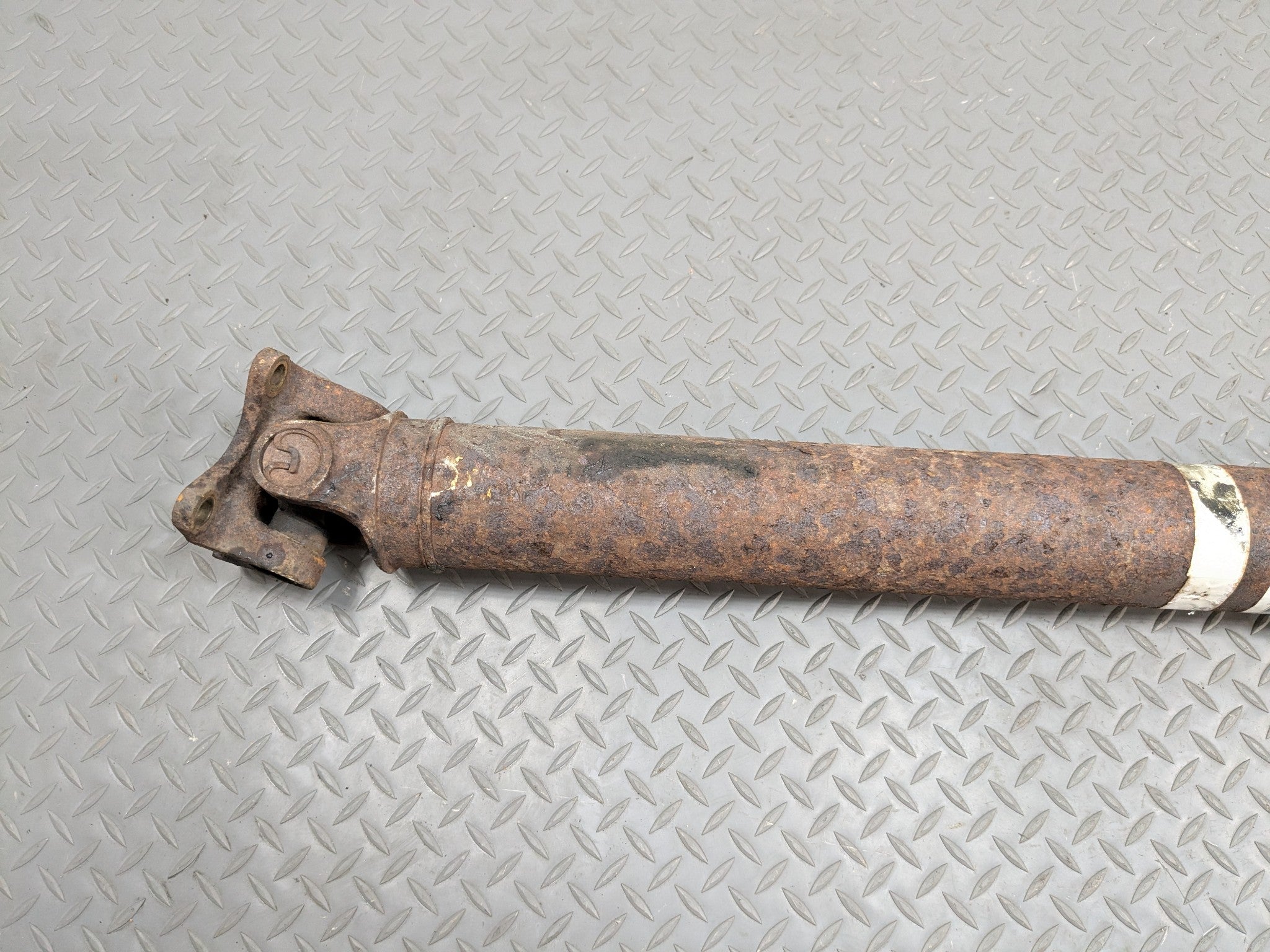 2006 - 2010 FORD EXPLORER OEM REAR DRIVE SHAFT CARDAN PROPELLER ASSEMBLY