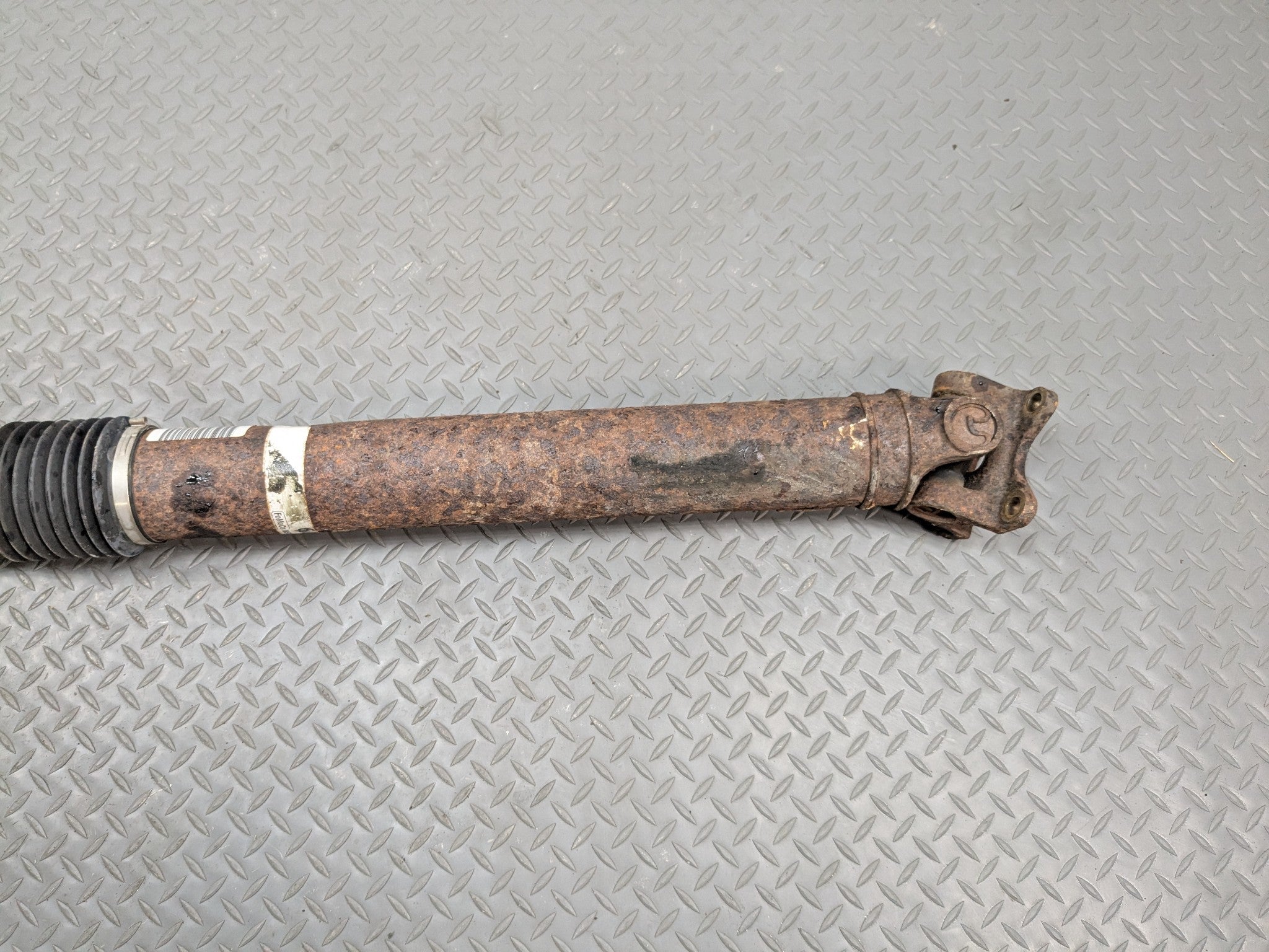 2006 - 2010 FORD EXPLORER OEM REAR DRIVE SHAFT CARDAN PROPELLER ASSEMBLY