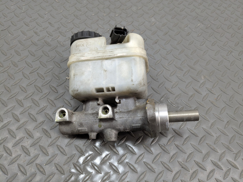 2006 - 2010 FORD EXPLORER OEM BRAKE MASTER CYLINDER WITH RESERVOIR ASSEMBLY