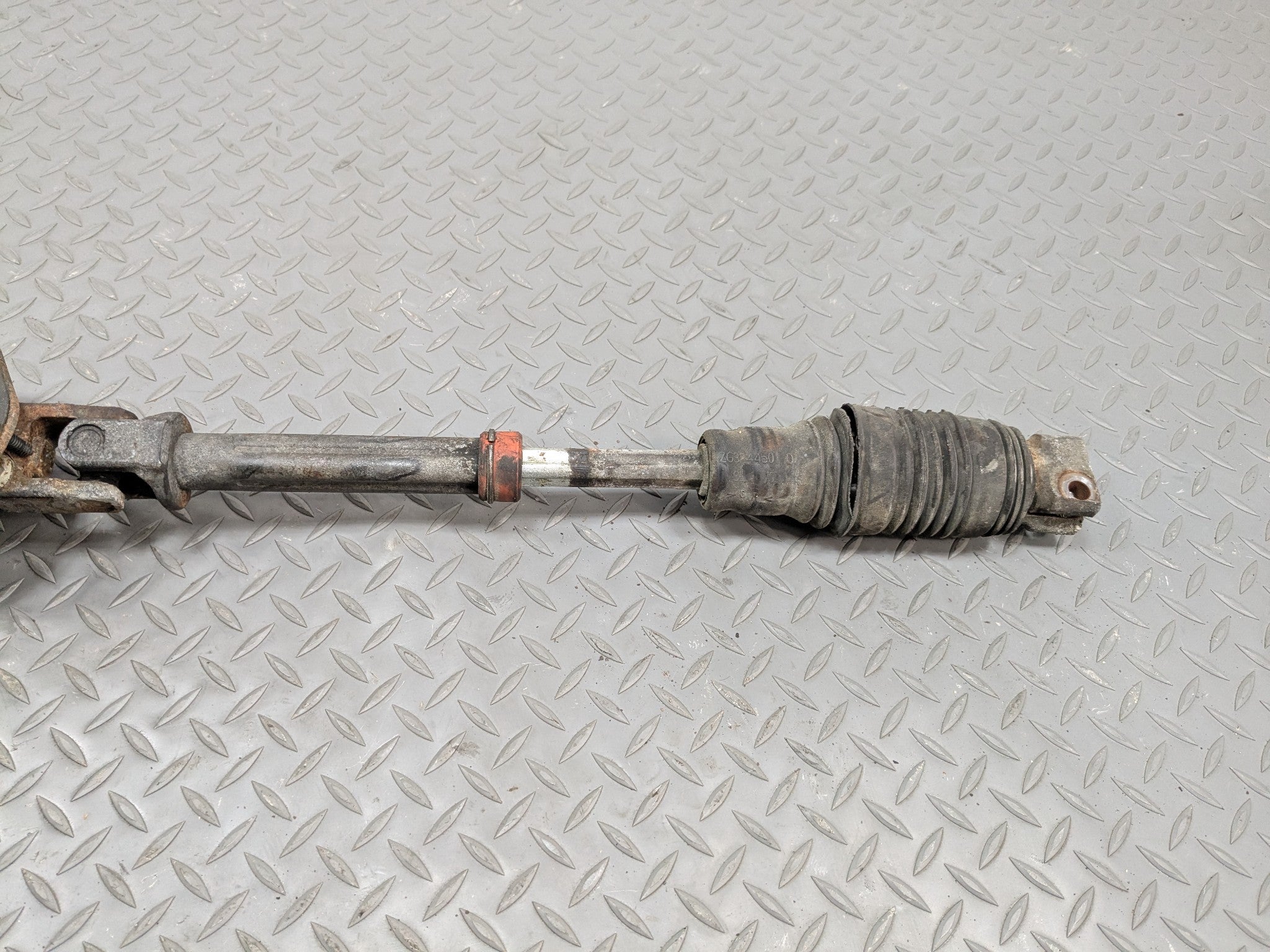 2006 - 2010 FORD EXPLORER OEM UPPER AND LOWER STEERING SHAFT JOINTS ASSEMBLY