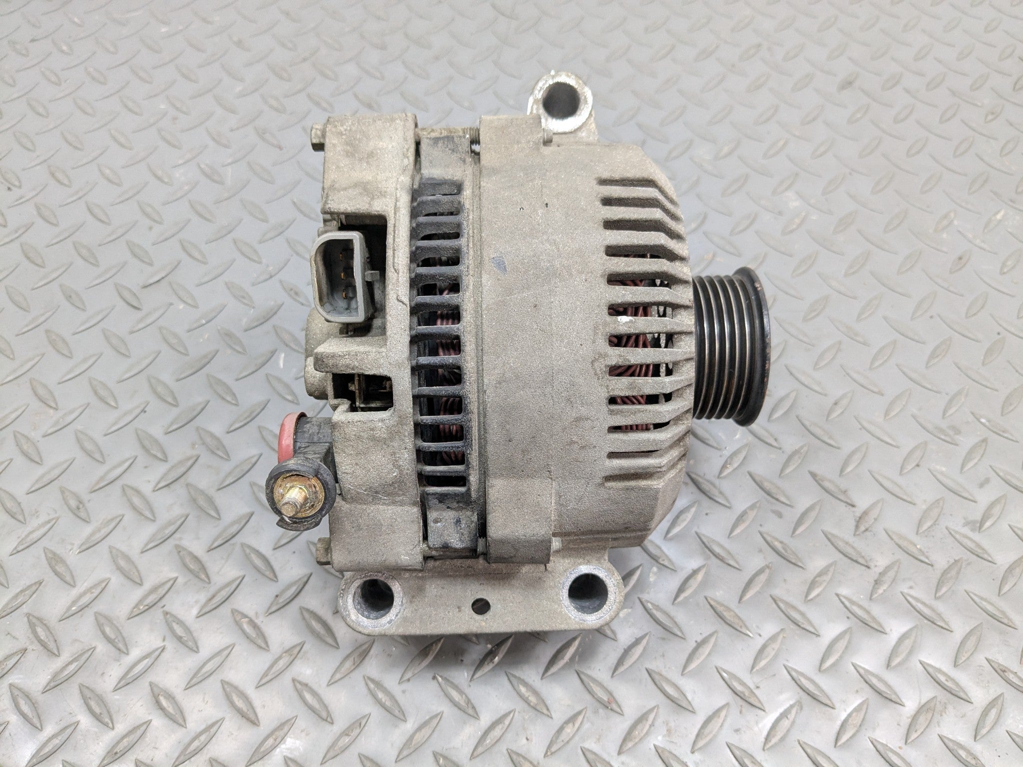 2006 - 2010 FORD EXPLORER OEM ENGINE ALTERNATOR GENERATOR CHARGING ASSEMBLY