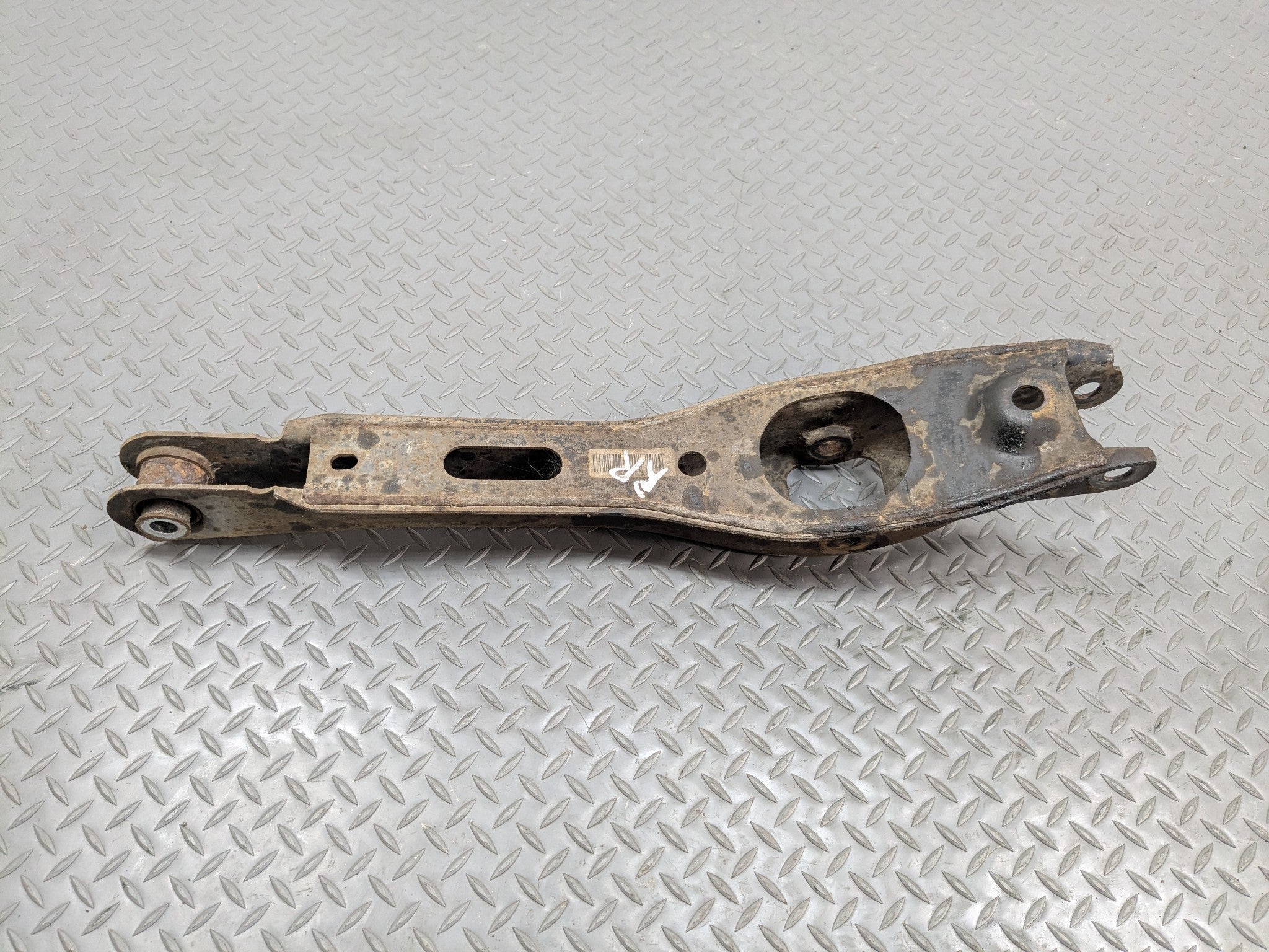 06 - 10 FORD EXPLORER OEM LOWER CONTROL ARM SUSPENSION REAR RIGHT PASSENGER SIDE