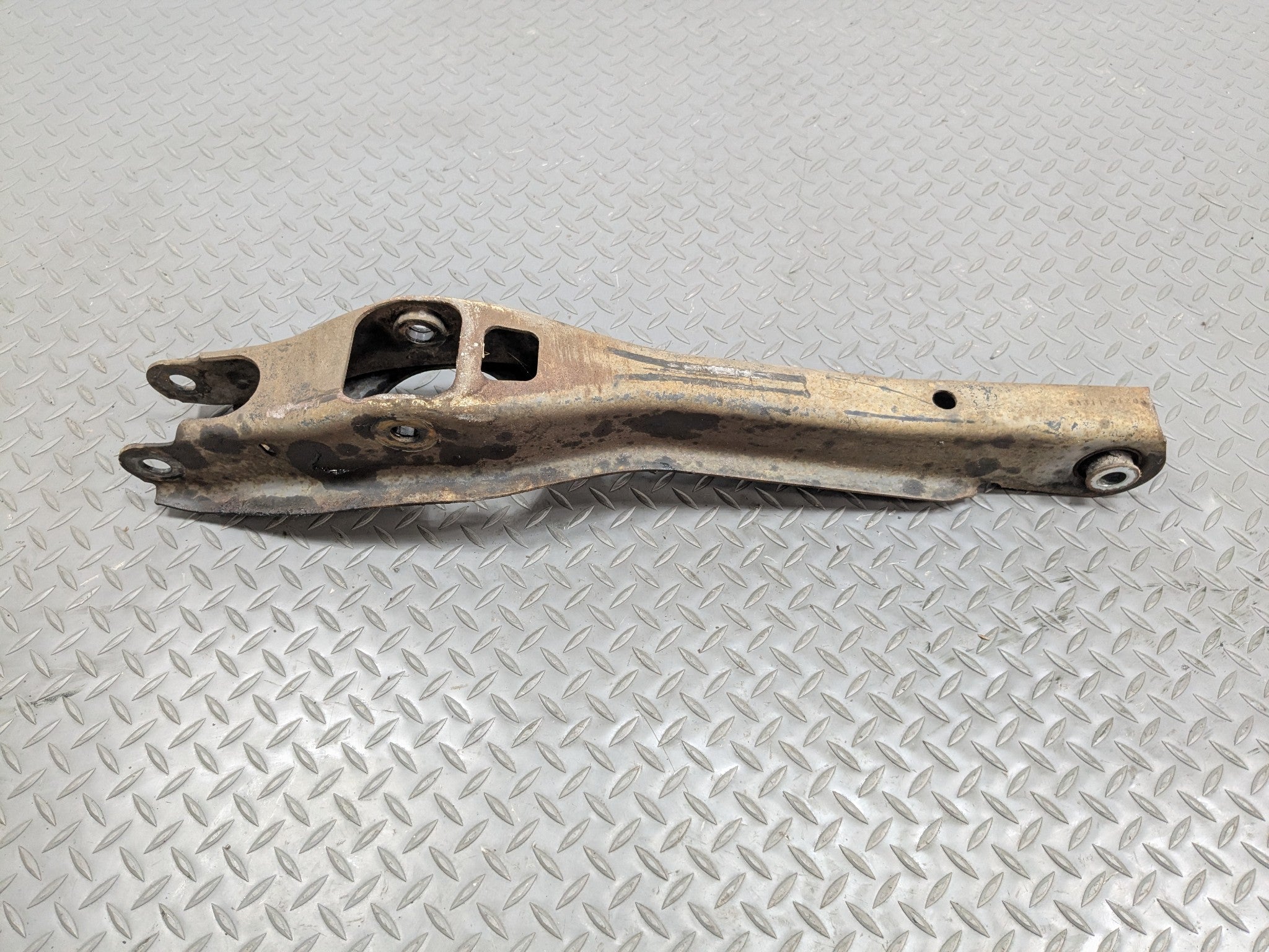 06 - 10 FORD EXPLORER OEM LOWER CONTROL ARM SUSPENSION REAR RIGHT PASSENGER SIDE