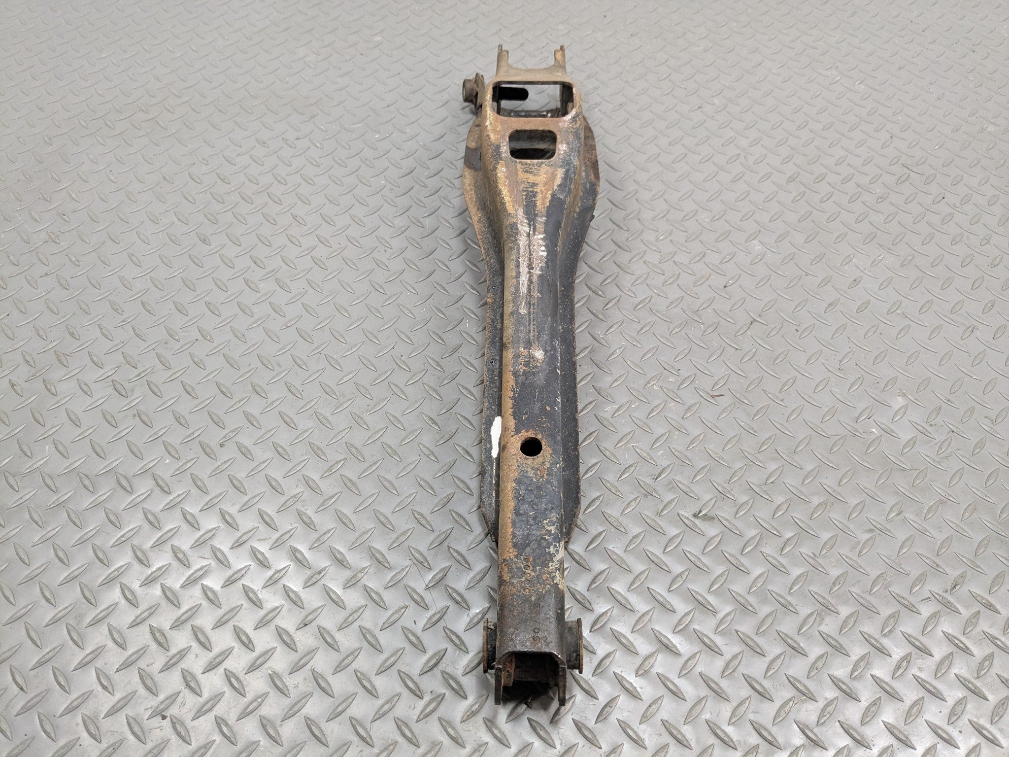 2006 - 2010 FORD EXPLORER OEM LOWER CONTROL ARM SUSPENSION REAR LEFT DRIVER SIDE