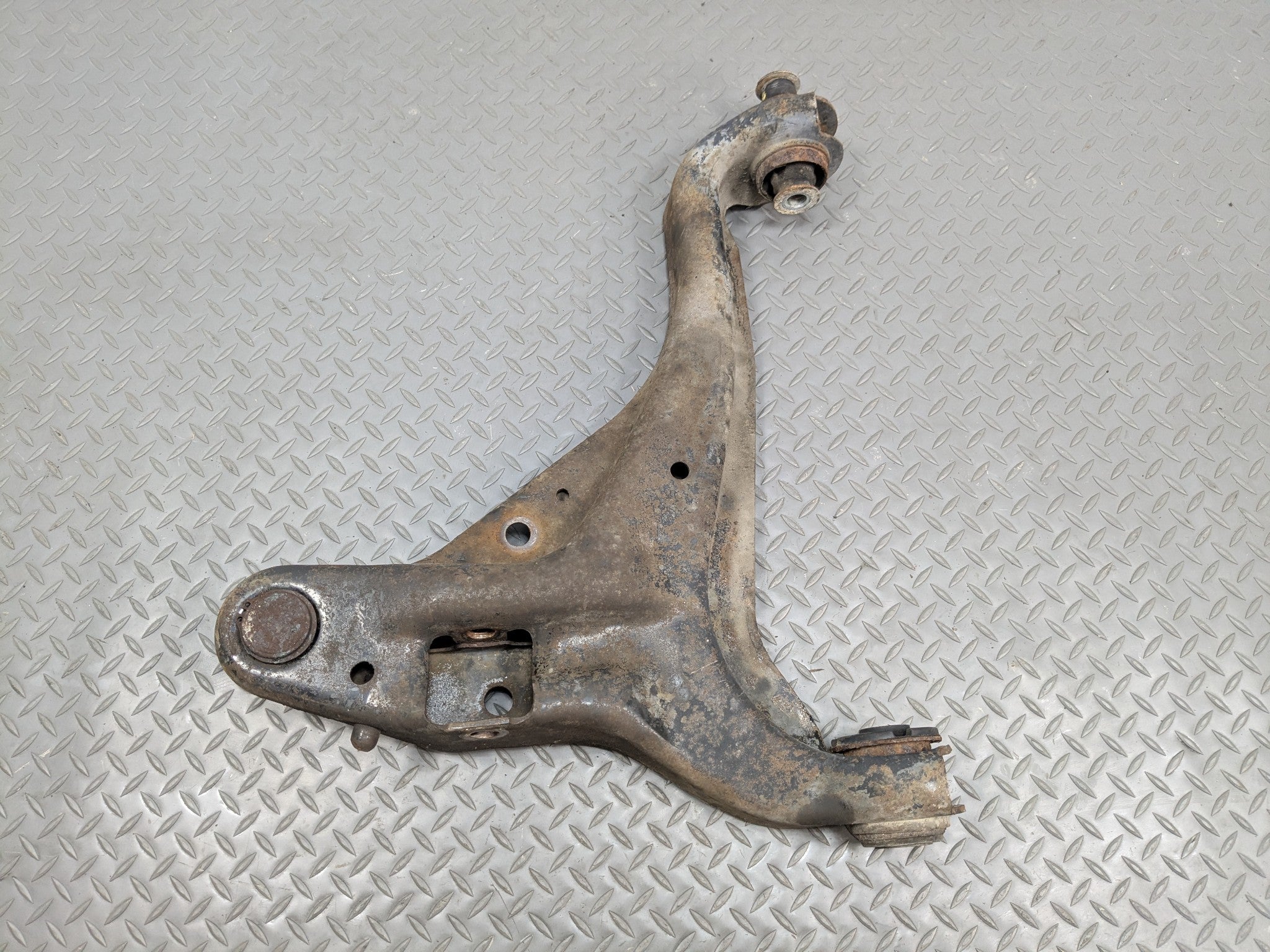 2006 - 2010 FORD EXPLORER OEM LOWER CONTROL ARM FRONT RIGHT PASSENGER SIDE