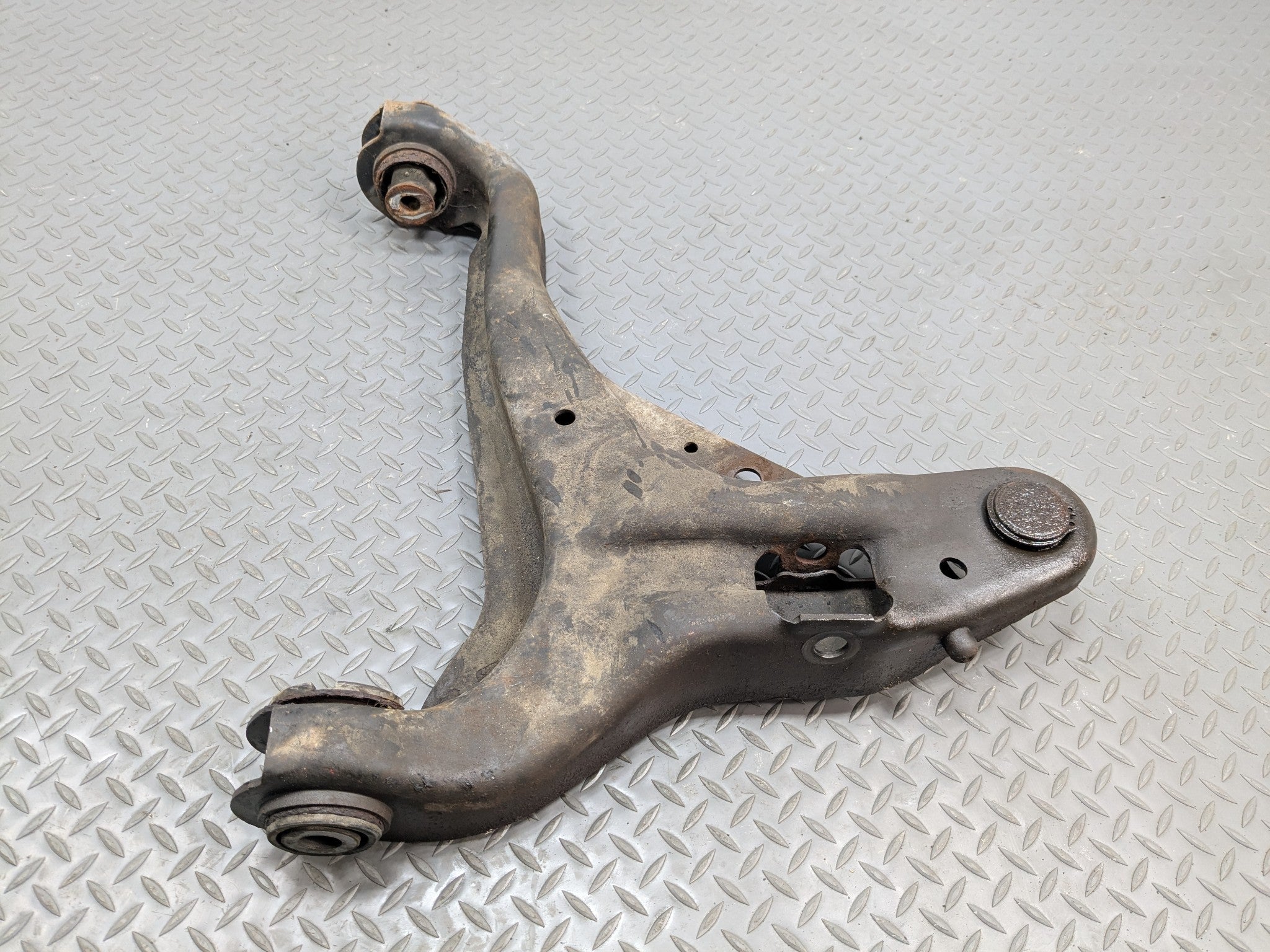 2006 - 2010 FORD EXPLORER OEM LOWER CONTROL ARM FRONT LEFT DRIVER SIDE