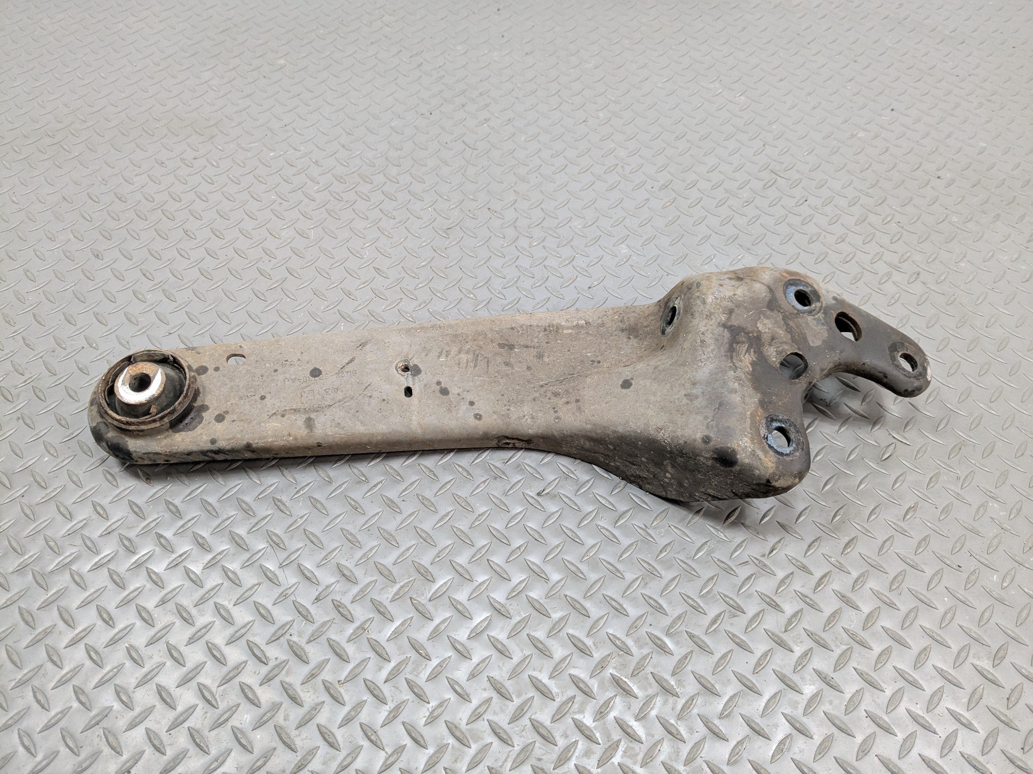 06 - 10 FORD EXPLORER OEM LOWER CONTROL ARM TRAILING REAR RIGHT PASSENGER SIDE