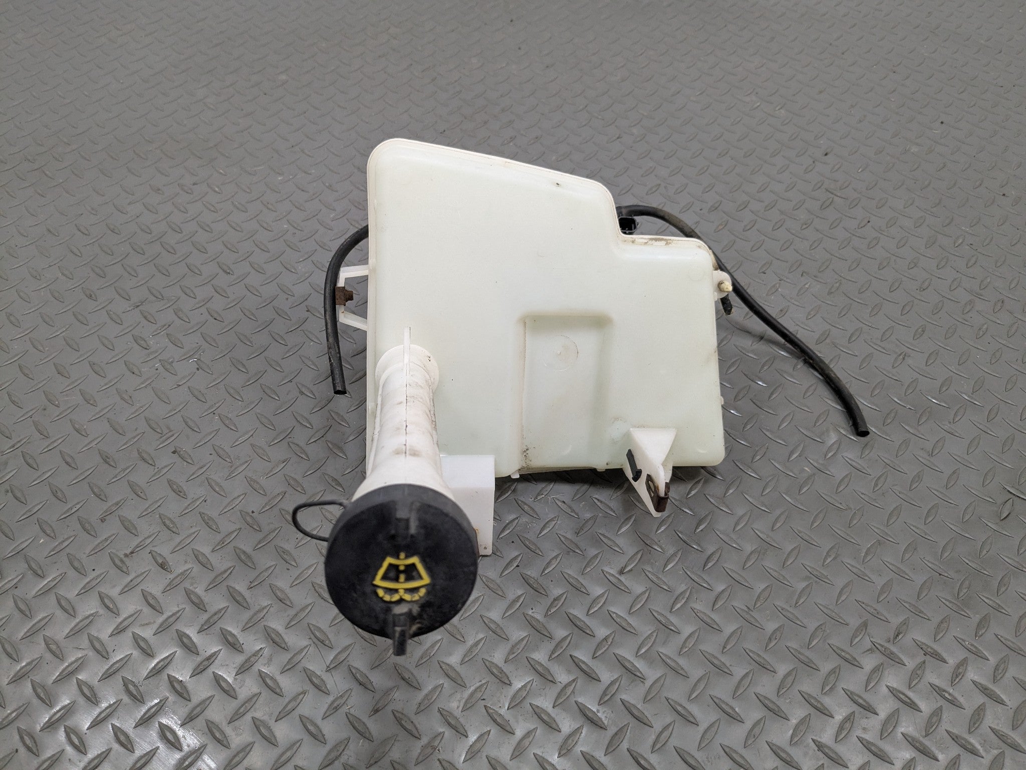 2006 - 2010 FORD EXPLORER OEM WINDSHIELD WASHER BOTTLE FLUID RESERVOIR TANK