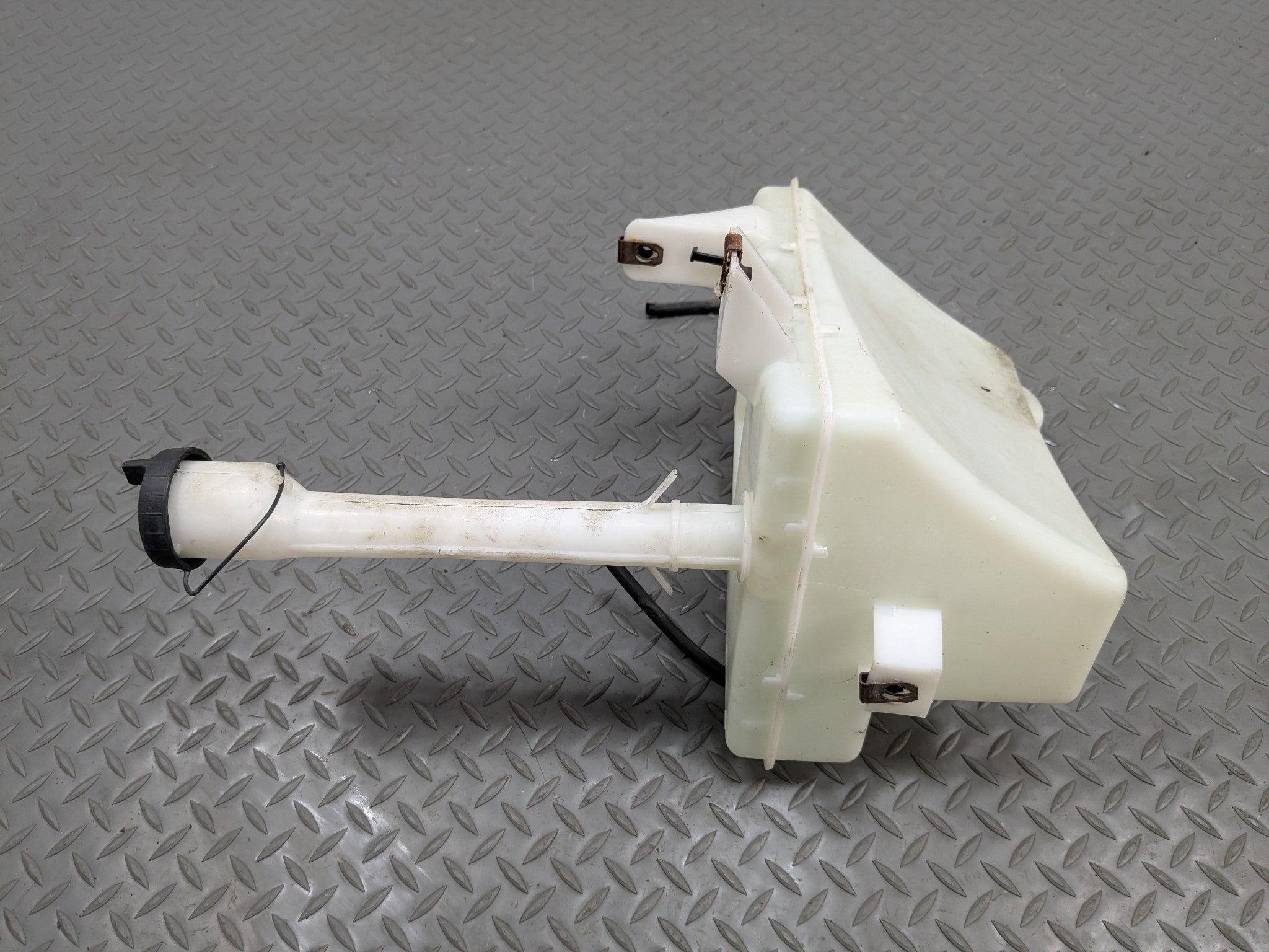 2006 - 2010 FORD EXPLORER OEM WINDSHIELD WASHER BOTTLE FLUID RESERVOIR TANK