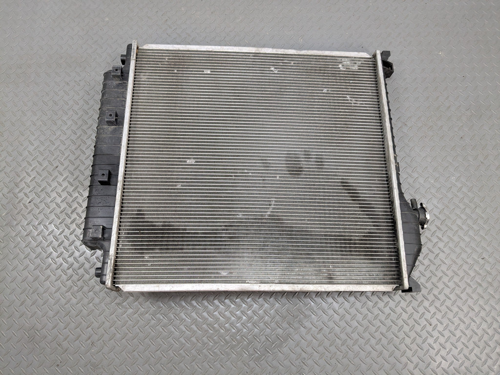2006 - 2010 FORD EXPLORER OEM ENGINE COOLING RADIATOR ASSEMBLY