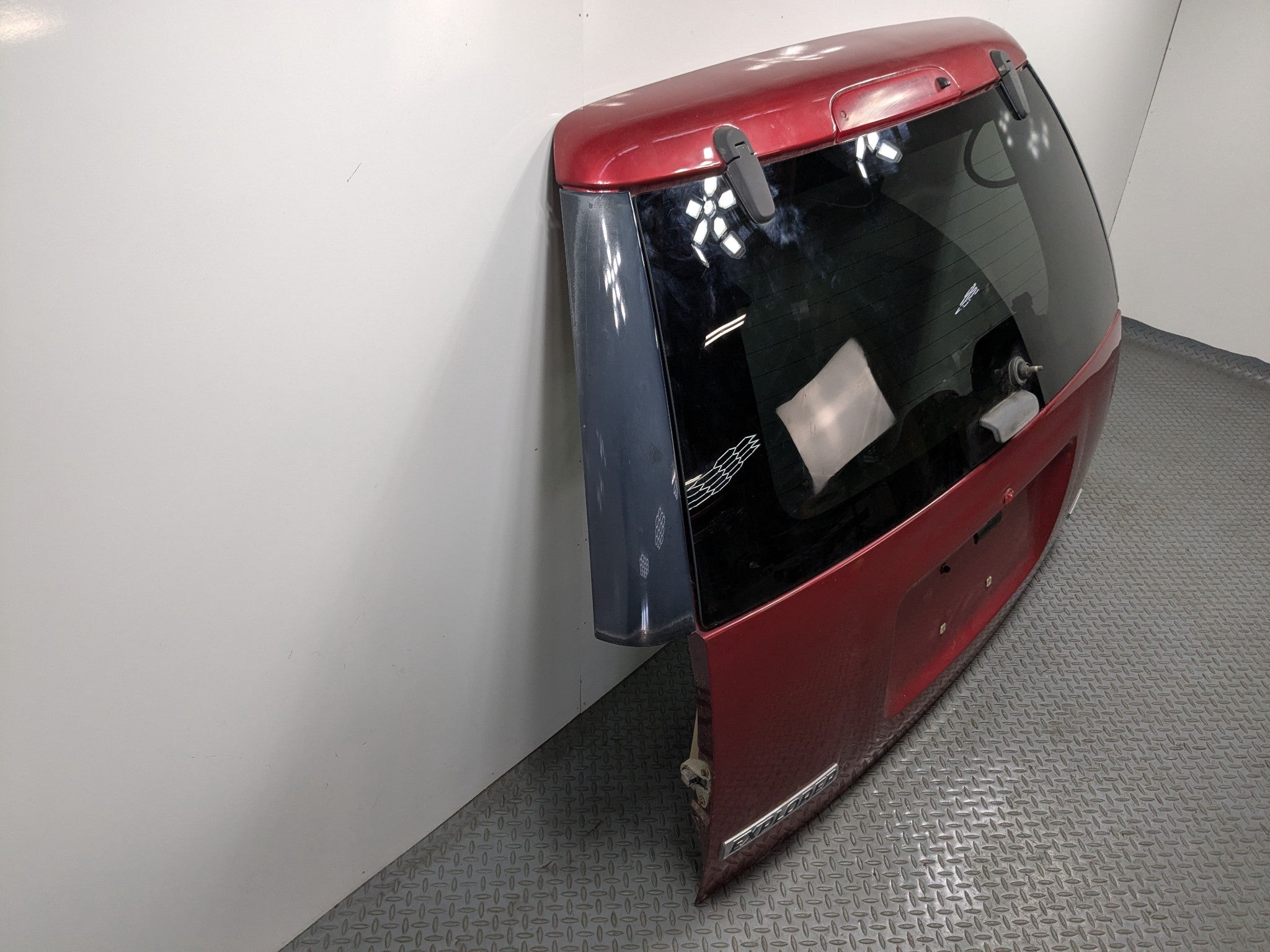 2006 - 2010 FORD EXPLORER OEM REAR LIFTGATE SHELL PANEL WITH GLASS ASSEMBLY