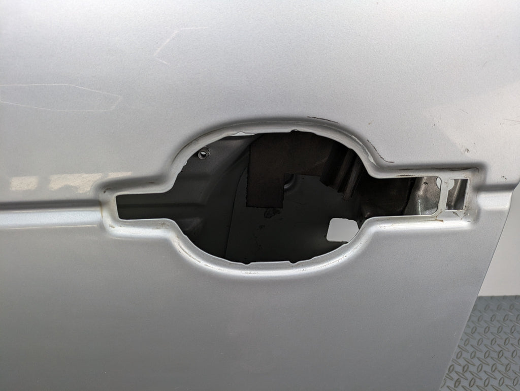 03 - 05 LAND RANGE ROVER OEM DOOR SHELL PANEL ZAMBEZI SILVER FRONT LEFT SIDE