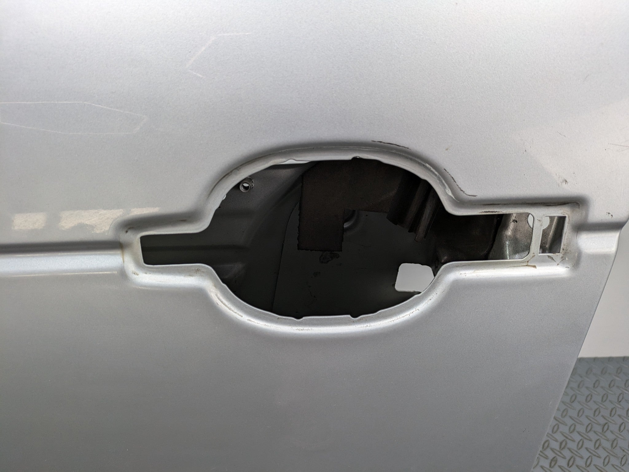 03 - 05 LAND RANGE ROVER OEM DOOR SHELL PANEL ZAMBEZI SILVER FRONT LEFT SIDE