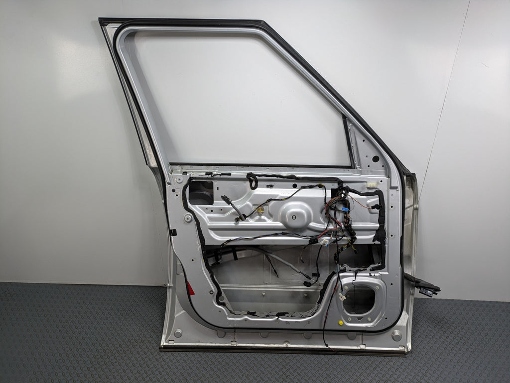 03 - 05 LAND RANGE ROVER OEM DOOR SHELL PANEL ZAMBEZI SILVER FRONT LEFT SIDE