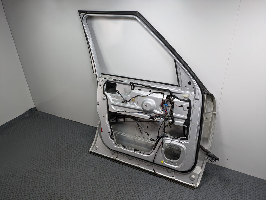 03 - 05 LAND RANGE ROVER OEM DOOR SHELL PANEL ZAMBEZI SILVER FRONT LEFT SIDE