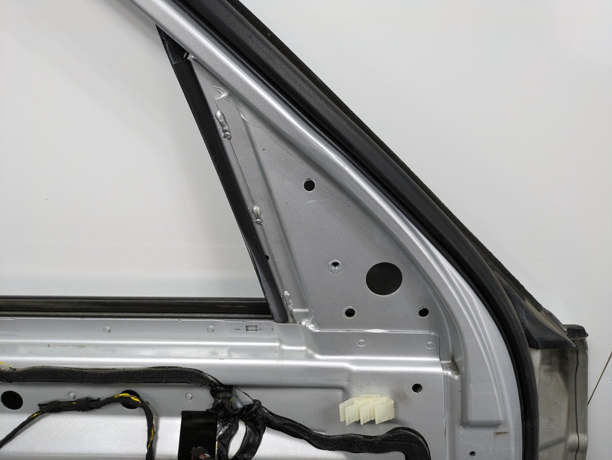 03 - 05 LAND RANGE ROVER OEM DOOR SHELL PANEL ZAMBEZI SILVER FRONT LEFT SIDE