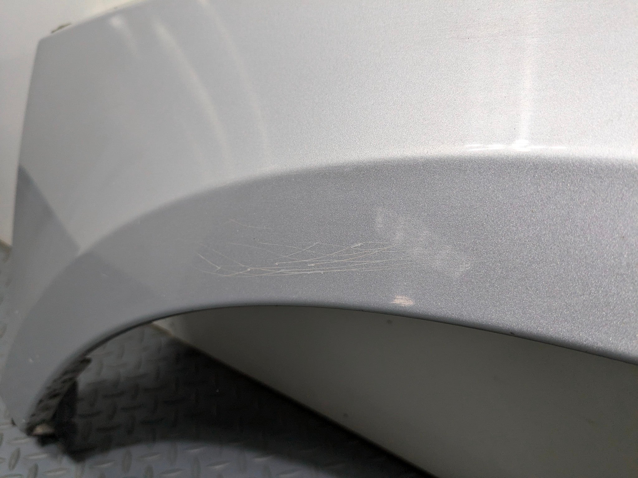 2003 - 2005 LAND ROVER RANGE ROVER OEM FENDER WITH SIDE LAMP FRONT LEFT DRIVER