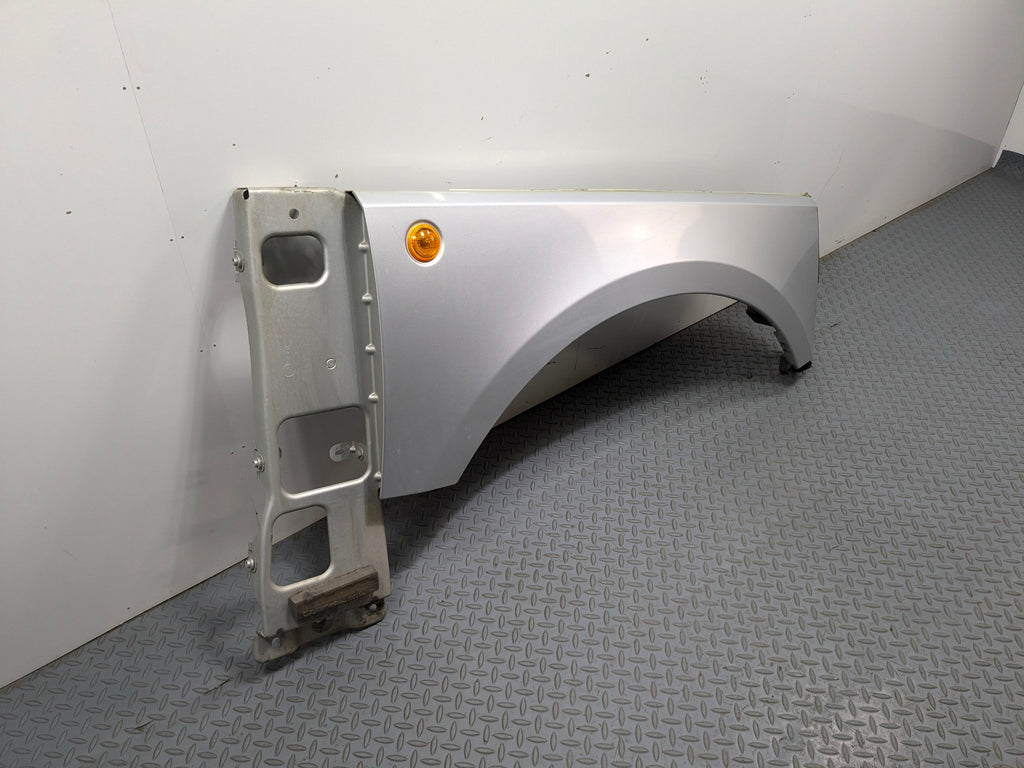 03 - 2005 LAND ROVER RANGE ROVER OEM FENDER WITH SIDE LAMP FRONT RIGHT PASSENGER
