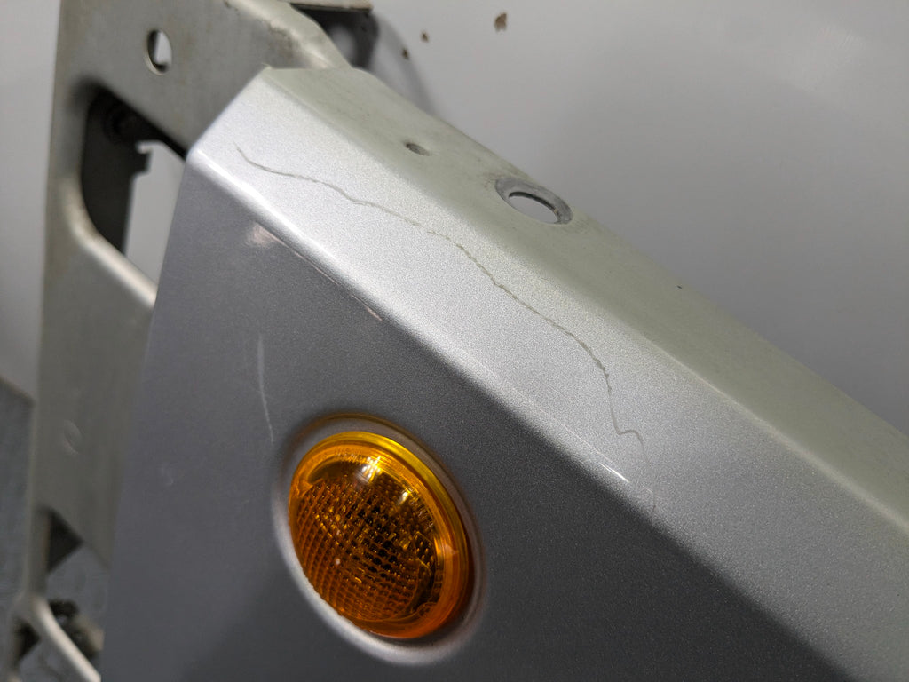 03 - 2005 LAND ROVER RANGE ROVER OEM FENDER WITH SIDE LAMP FRONT RIGHT PASSENGER