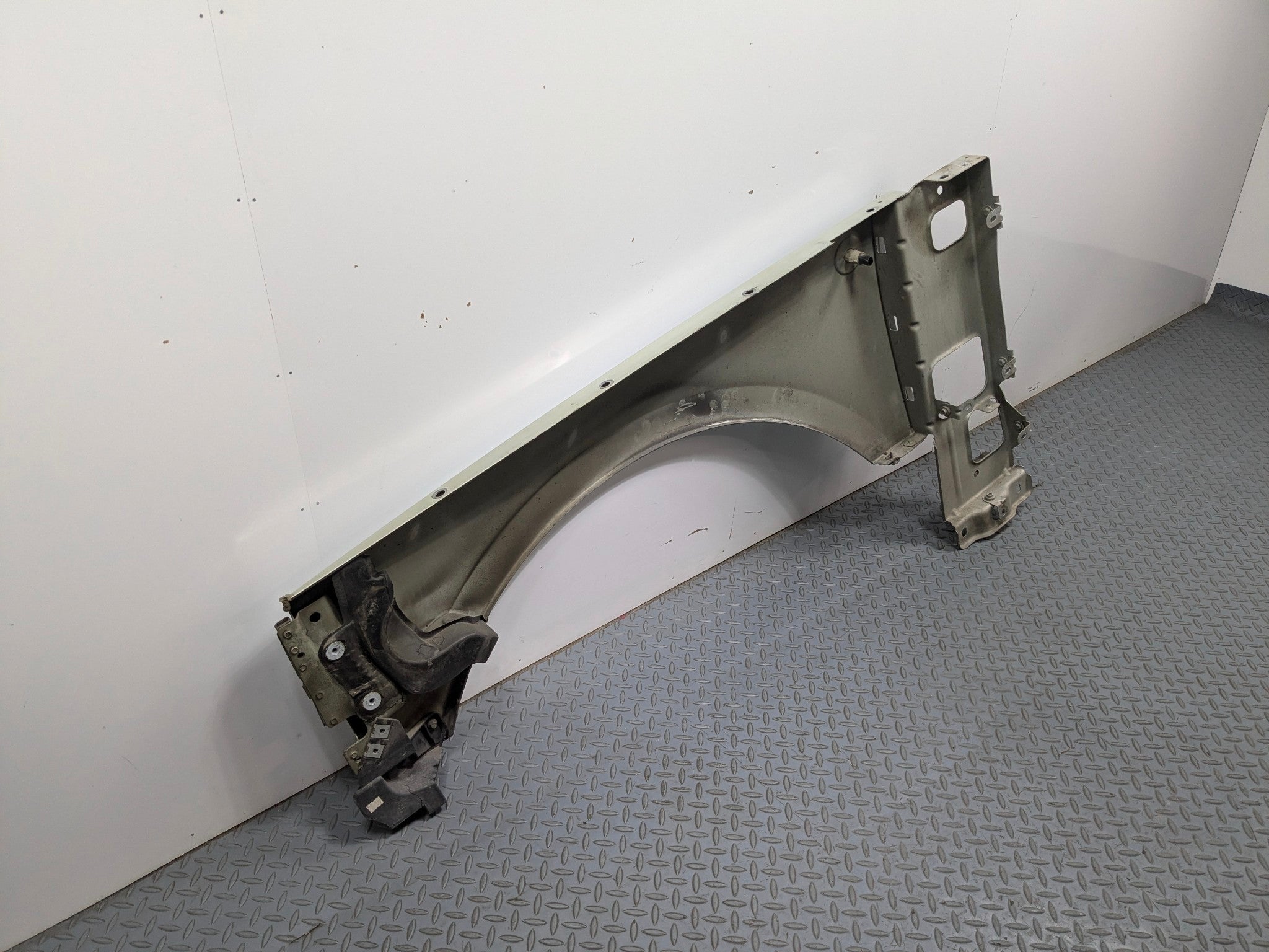 03 - 2005 LAND ROVER RANGE ROVER OEM FENDER WITH SIDE LAMP FRONT RIGHT PASSENGER