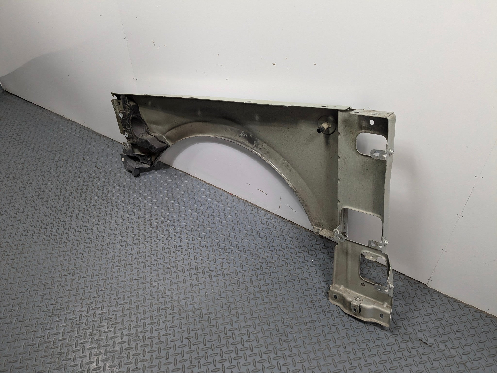 03 - 2005 LAND ROVER RANGE ROVER OEM FENDER WITH SIDE LAMP FRONT RIGHT PASSENGER