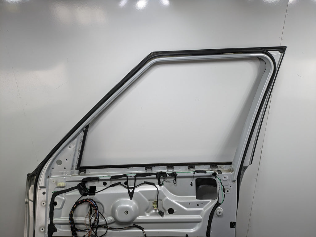 03 - 05 LAND RANGE ROVER OEM DOOR SHELL PANEL ZAMBEZI SILVER FRONT RIGHT SIDE