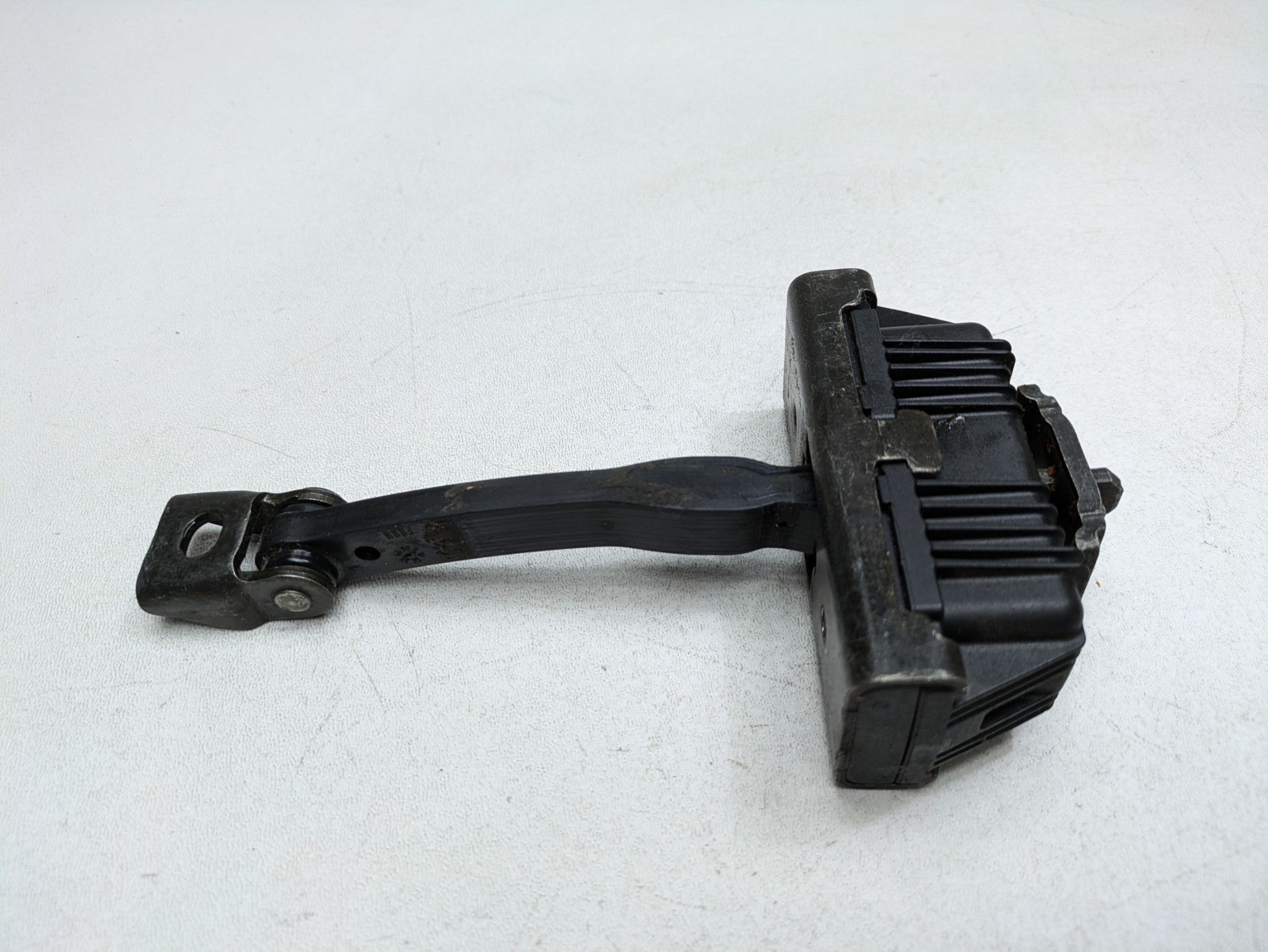 2003 - 2005 LAND ROVER RANGE ROVER OEM DOOR CHECK STRAP STOPPER FRONT RIGHT SIDE