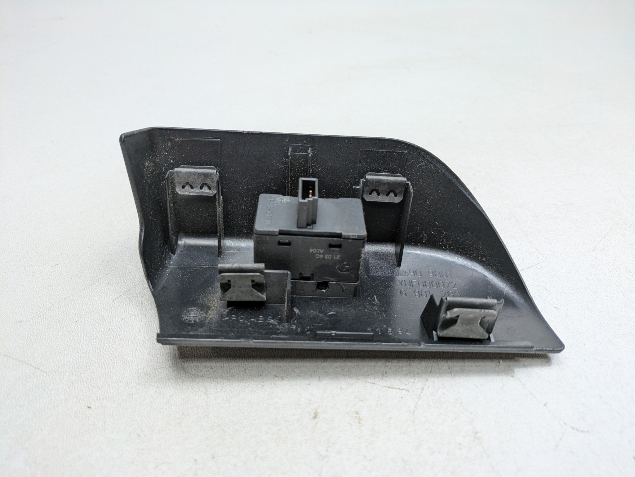 03 - 05 LAND ROVER RANGE ROVER OEM DOOR WINDOW SWITCH REAR RIGHT PASSENGER SIDE
