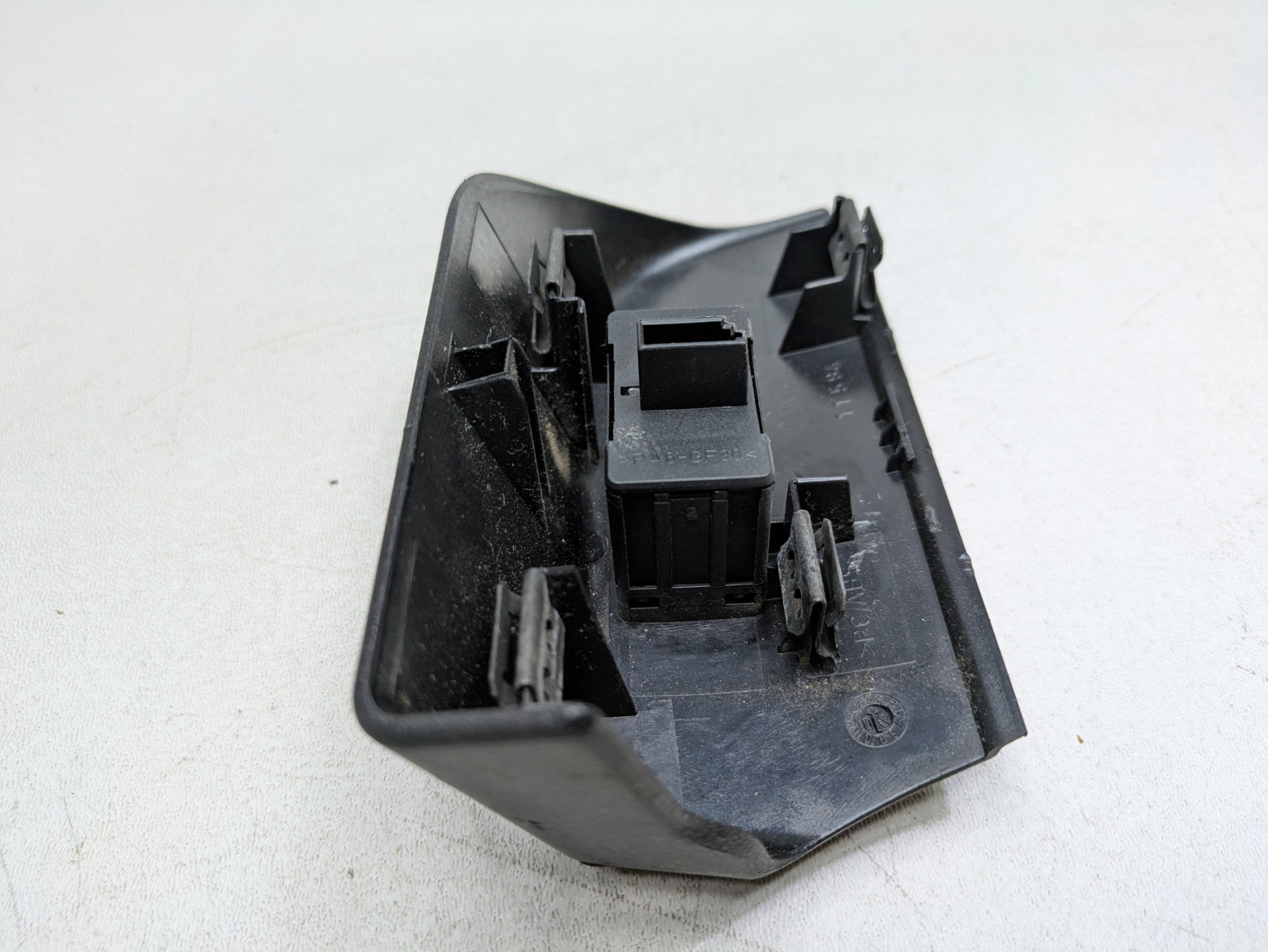 03 - 05 LAND ROVER RANGE ROVER OEM DOOR WINDOW SWITCH REAR RIGHT PASSENGER SIDE
