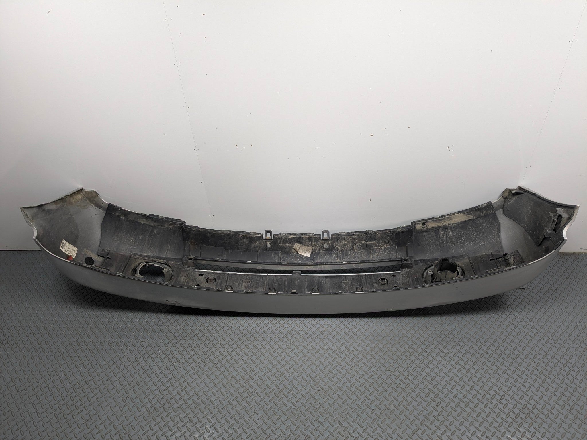 03 - 2005 LAND ROVER RANGE ROVER OEM FRONT BUMPER COVER ASSEMBLY ZAMBEZI SILVER